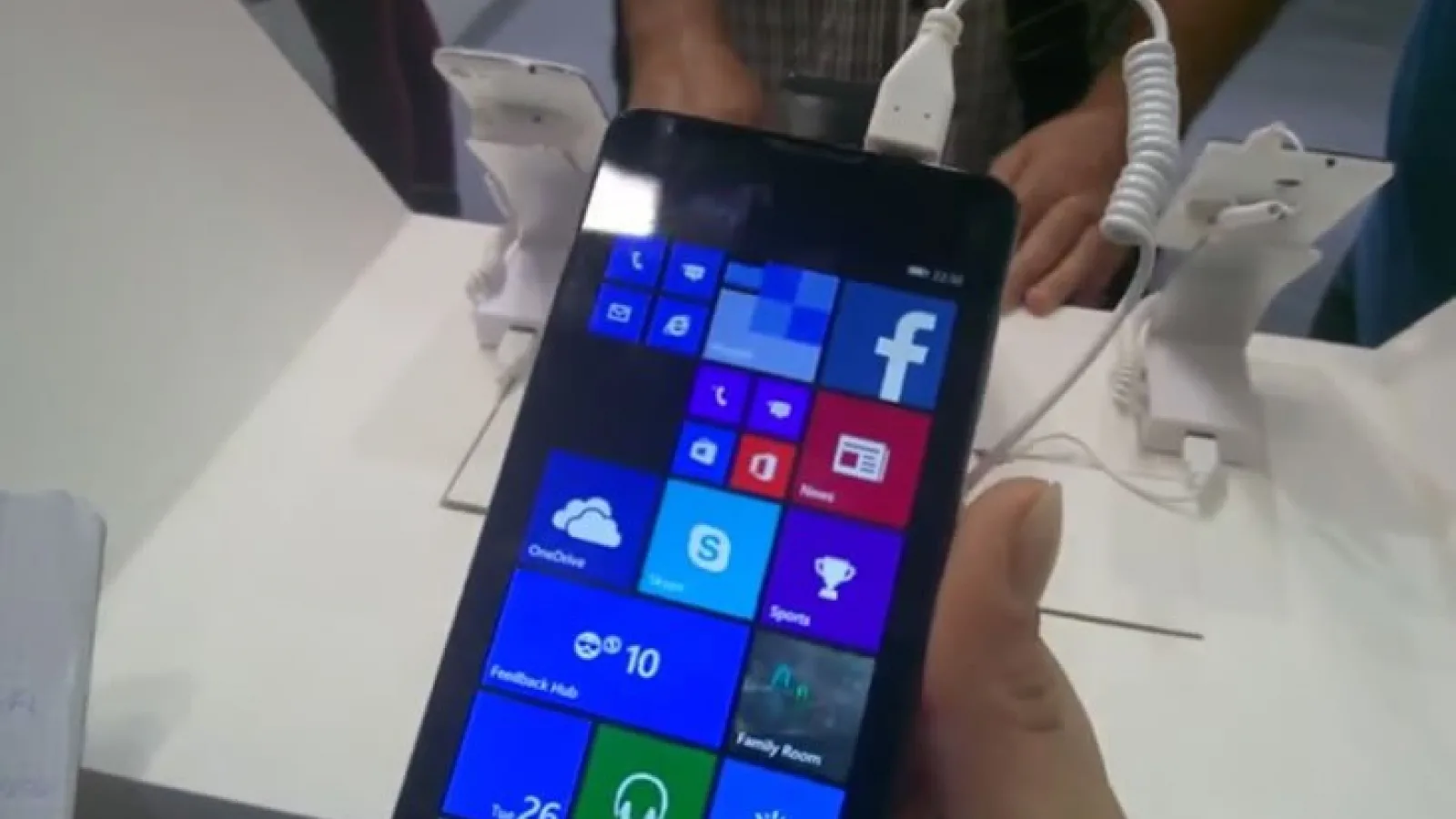 IFA 2014: Polaroid prezintă un telefon cu Windows Phone 8.1 la bord - Polaroid WinPro 5.0 (Video)