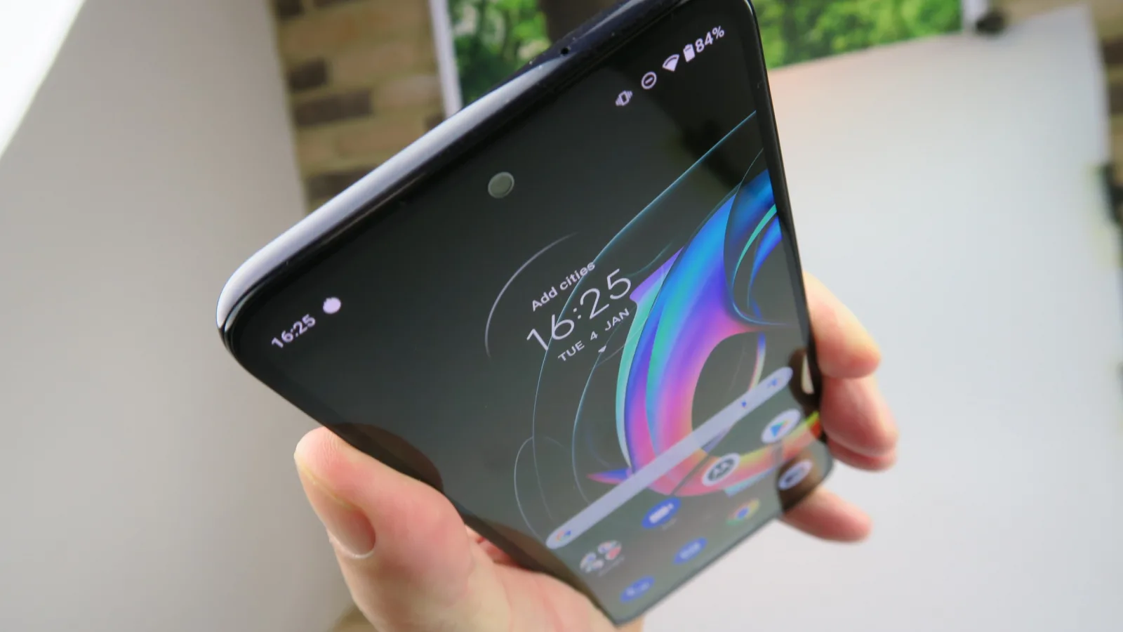 Turul Magazinelor #1334: Purificatoare de aer şi telefoane cu ecran OLED sub 1000 lei, laptop cu ecran OLED la ofertă