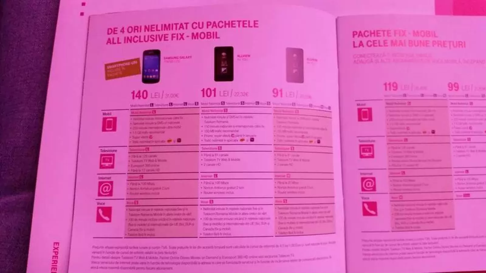 Oferta de abonamente Telekom Romania intr-un prim calup de fotografii cu brosura de la conferinta de presa