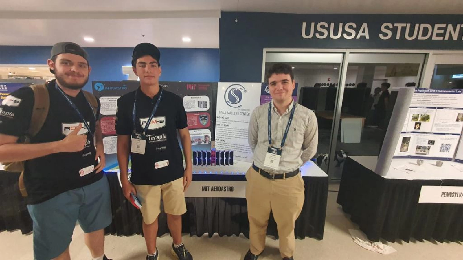 Un satelit construit de elevii români e dus în spaţiu de SpaceX