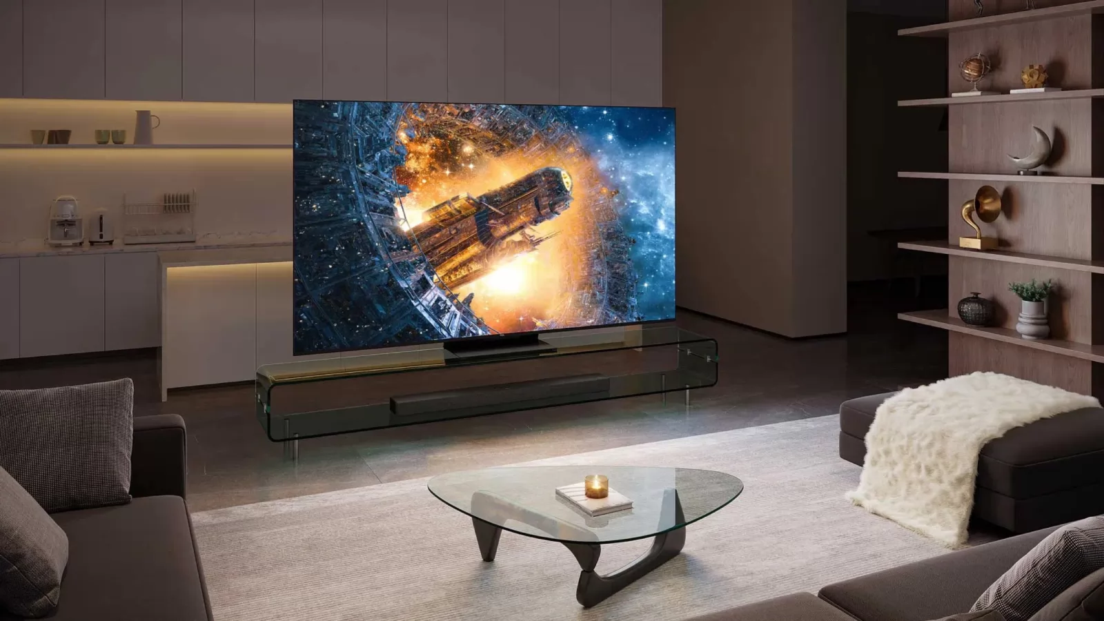 TCL lansează noua serie de televizoare C84 QLED Mini LED în România