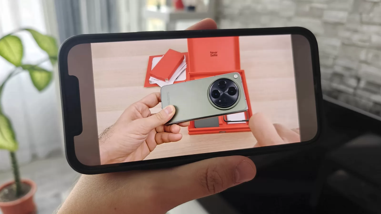 YouTube aduce un mod ambient pe Android și iOS la vizionarea clipurilor fullscreen; Adio margini negre