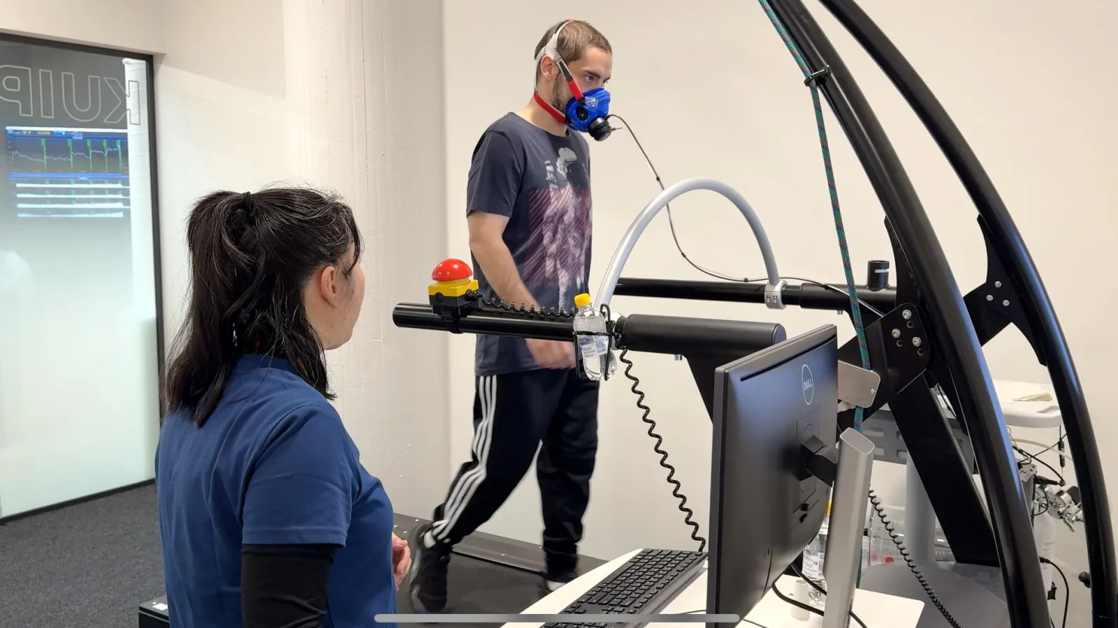Am alergat cu sportivii olimpici finlandezi în laboratorul Huawei de teste fitness (Watch GT 4)
