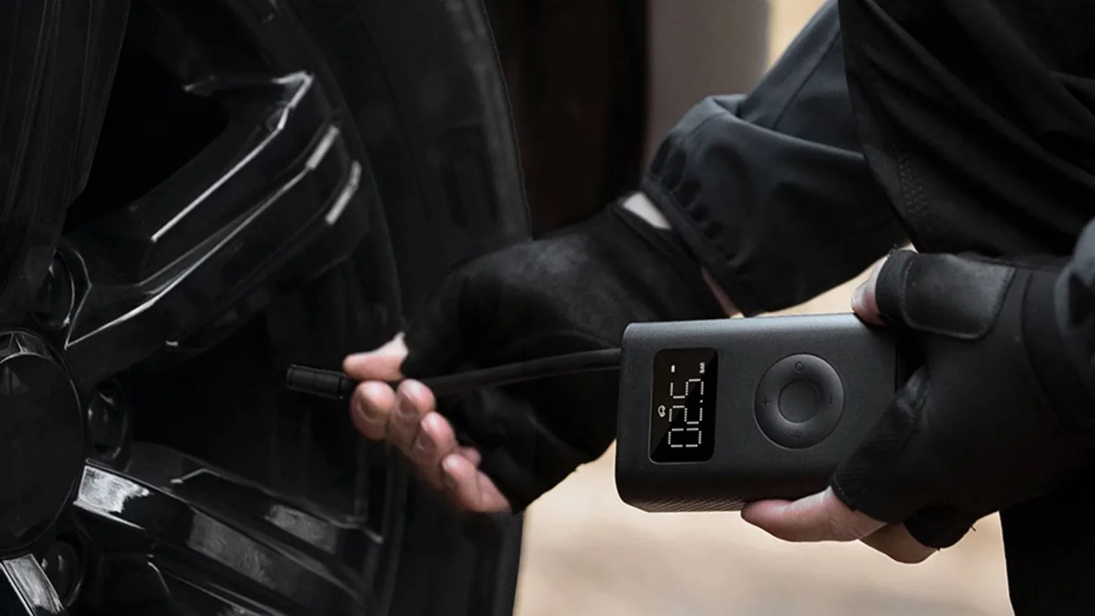 Xiaomi Air Pump 2 - pompa portabilă ideală pentru bicicleta sau mașina ta, acum la reducere pe Cafago