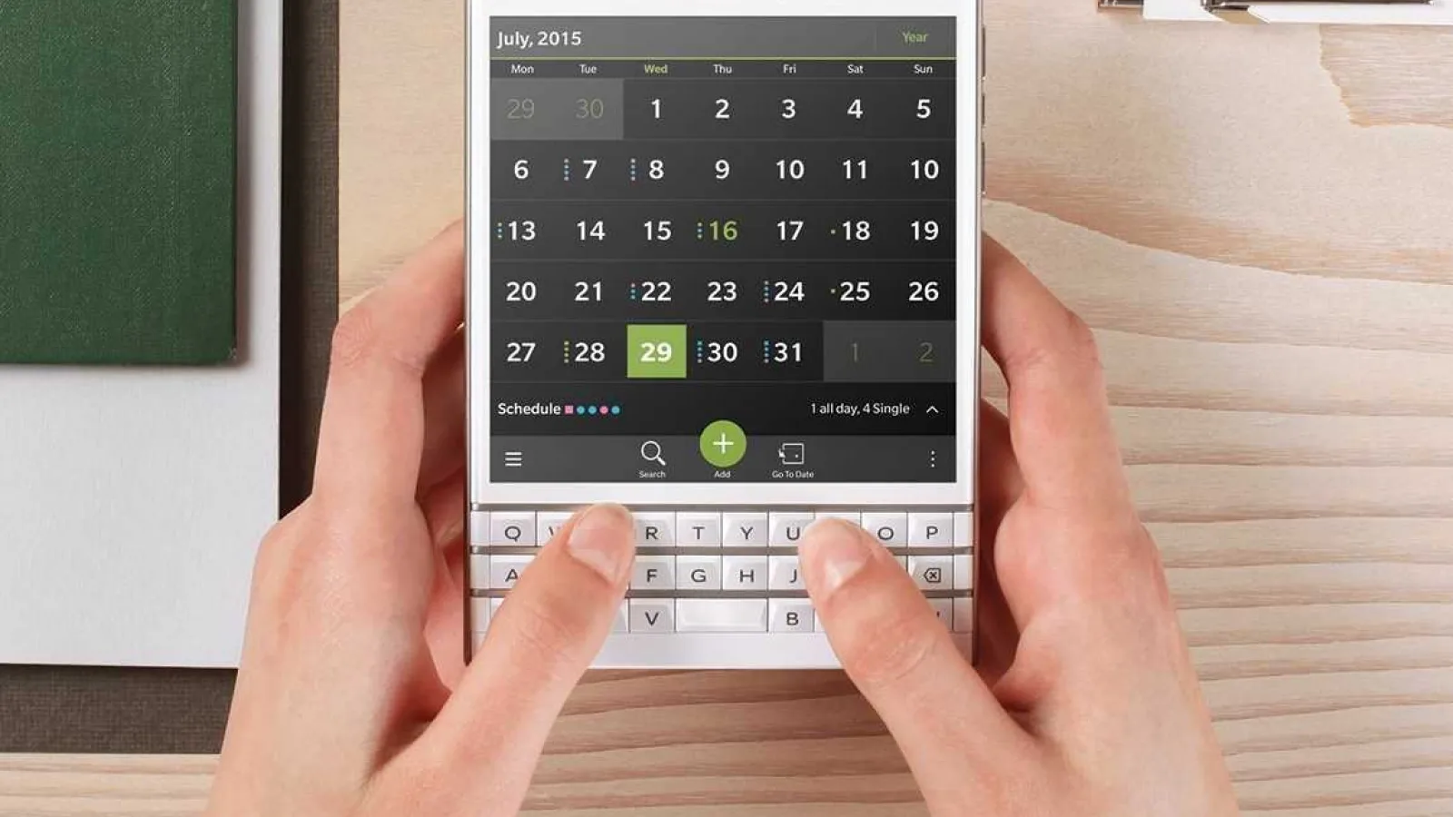 BlackBerry Passport lansat oficial, costă 600 de dolari și are un display pătrat cu rezoluție de 1440 x 1440 pixeli