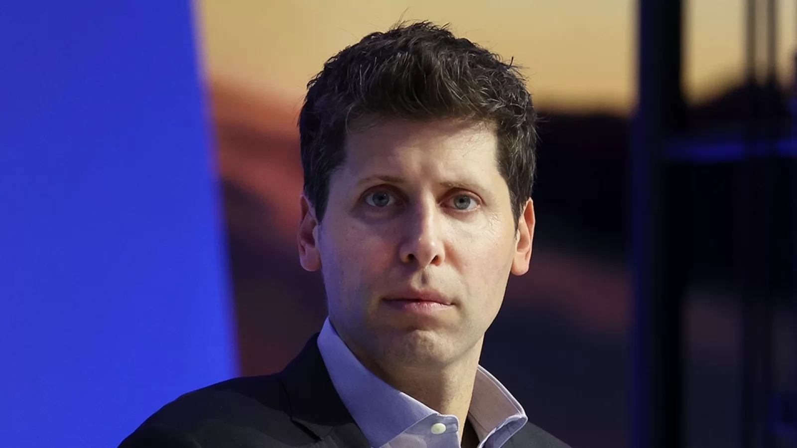 Șeful OpenAI, Sam Altman, a fost înlăturat de către consiliul companiei; Ce a dus la demiterea omului care reprezintă ChatGPT?