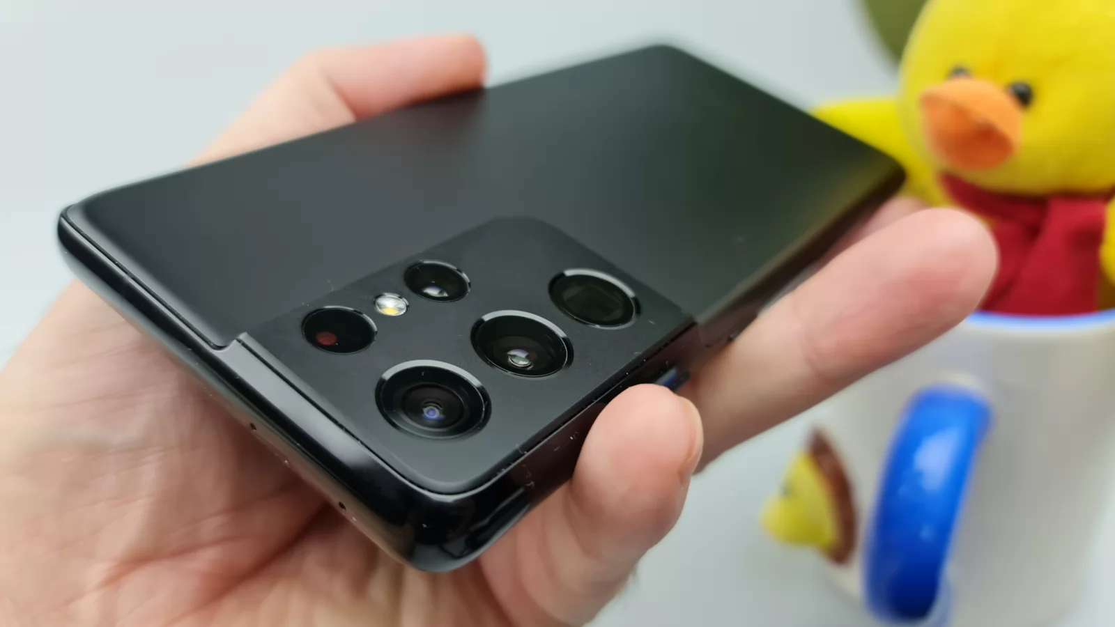 Samsung Galaxy S21 primeşte Android 14/ One UI 6.0; Cât ocupă actualizarea? 