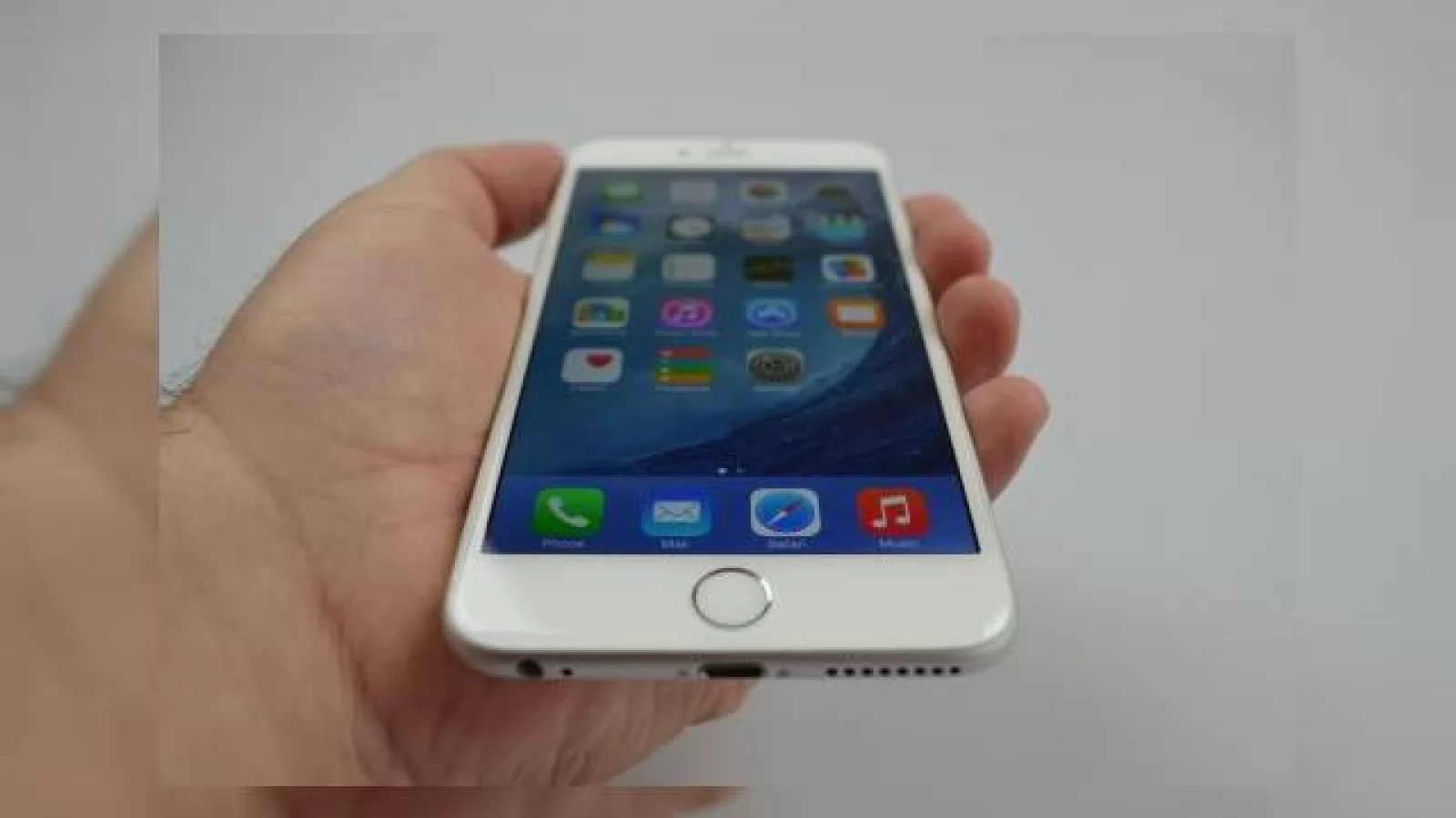 iPhone 6 Plus Review: baterie, ecran și gaming excelent, design imperfect și unele gafe Apple la pachet (Video)