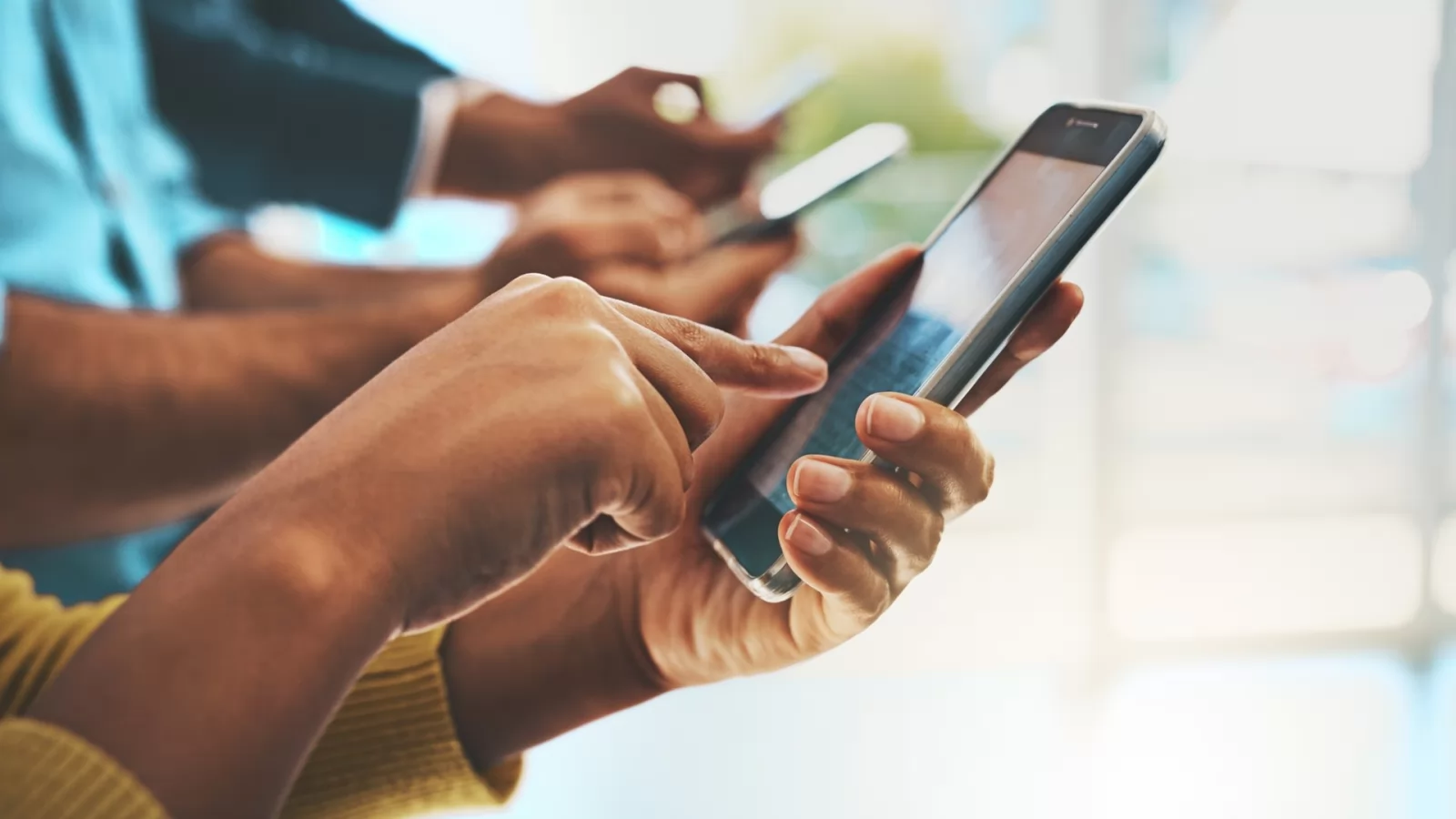 Piața telecom din 2023: Conexiunile 5G s-au dublat; Tendințe în televiziune și telefonia mobilă