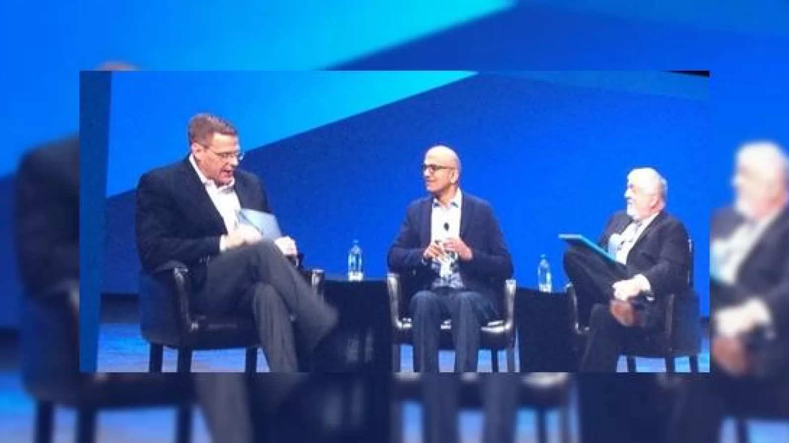 Satya Nadella, CEO-ul Microsoft, declară faptul că Windows 10 va fi disponibil pe ecrane multiple, de la smartwatch-uri până la sisteme desktop