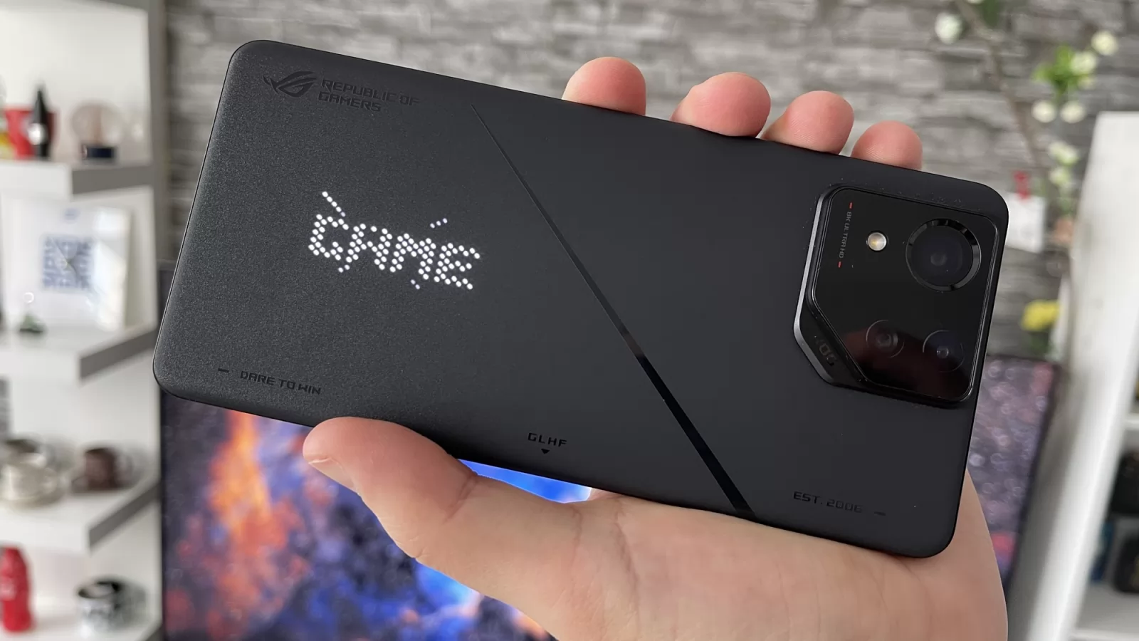 ASUS ROG Phone 8 PRO: În ciuda exteriorului "cuminte" bestia de la interior trăiește și sparge record după record la benchmark-uri