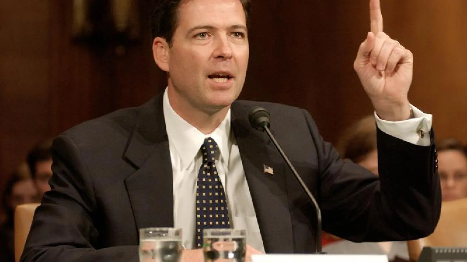 șeful FBI insistă pentru oprirea criptării telefoanelor