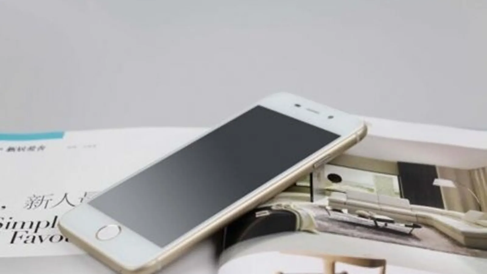 Subor X7 vine din China și este cea mai fidelă clonă de iPhone 6 de până acum