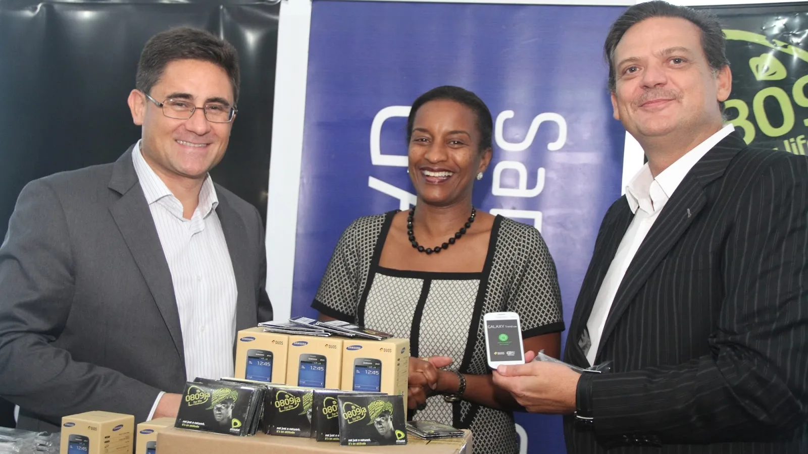 Samsung donează 3000 de smartphone-uri către țările africane ca suport pentru lupta Împotriva virsului Ebola