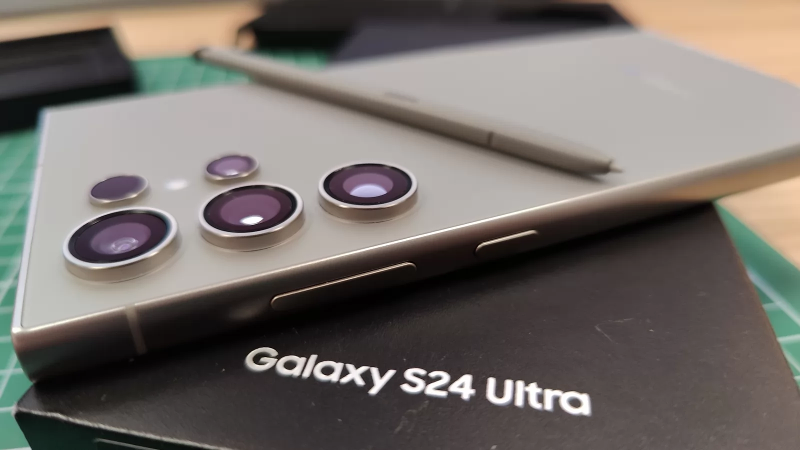 Samsung Galaxy S24 Ultra unboxing: primele impresii mai mult decât cimentate acum, ce e special? (Video)