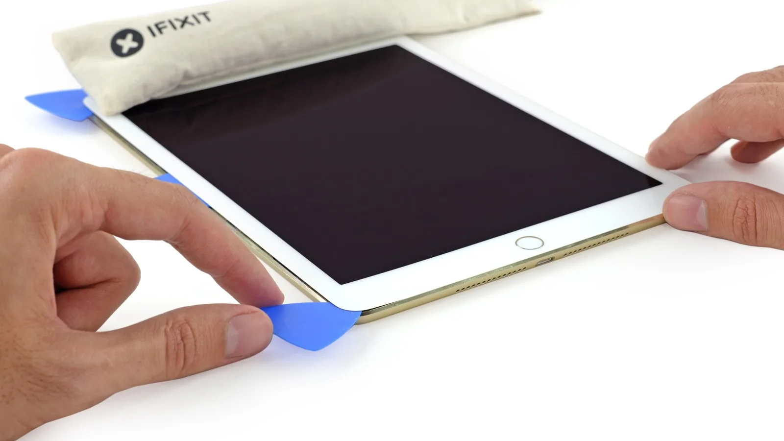 iPad Air 2 ajunge În mâinile celor de la iFixit; aceștia se declară surprinși de modul de laminare a display-ului
