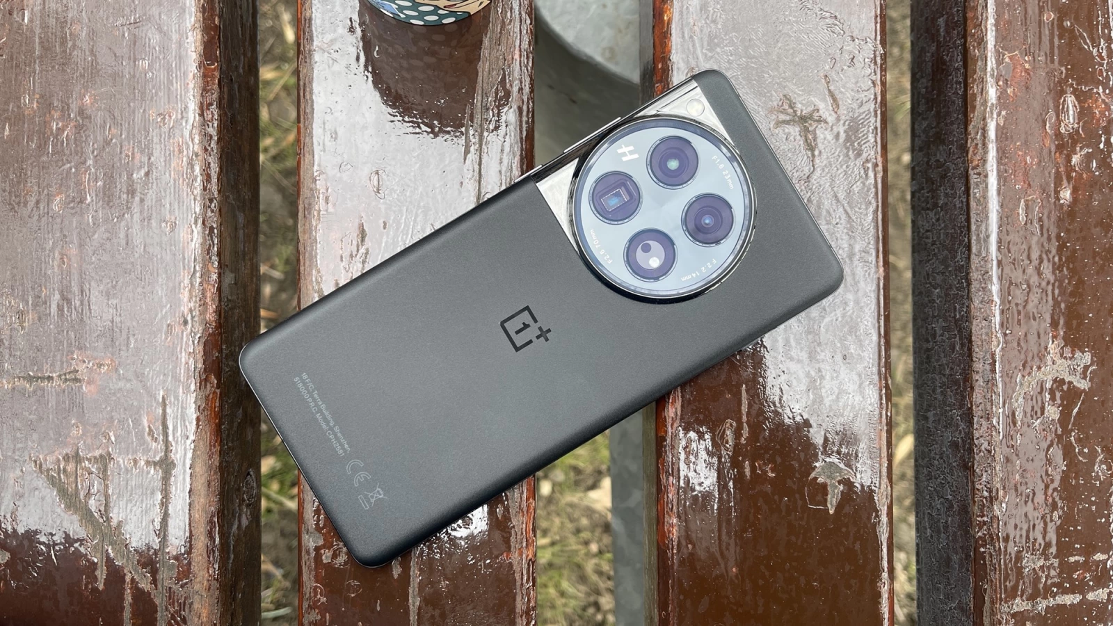 Turul Magazinelor #1379: OnePlus 12 sub 4000 lei, OnePlus Nord 3 pe la 2000 lei, televizoare, friteuze la discount