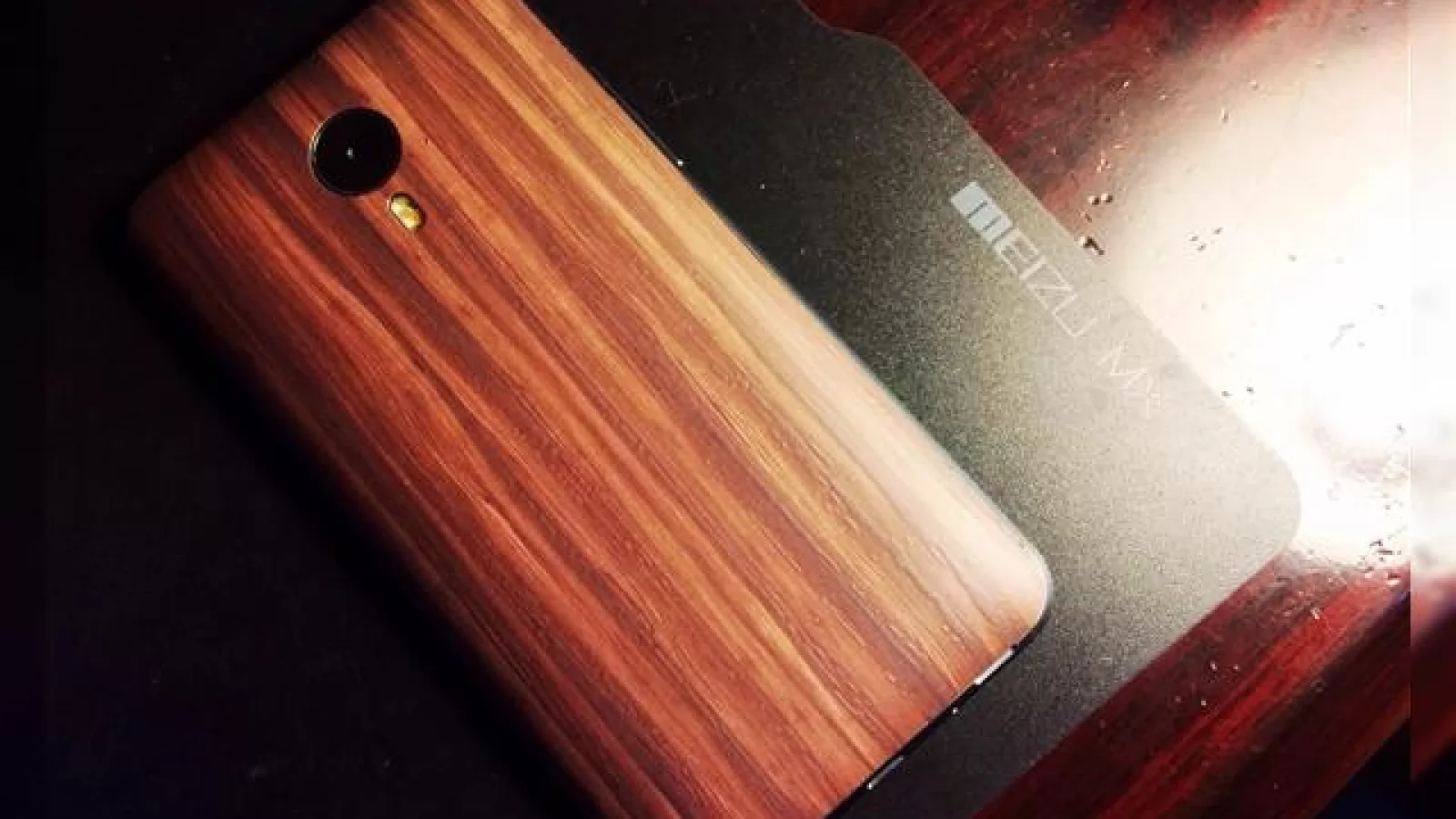 Meizu MX4 gata să primească o versiune cu carcasa din lemn; Iată dovada foto