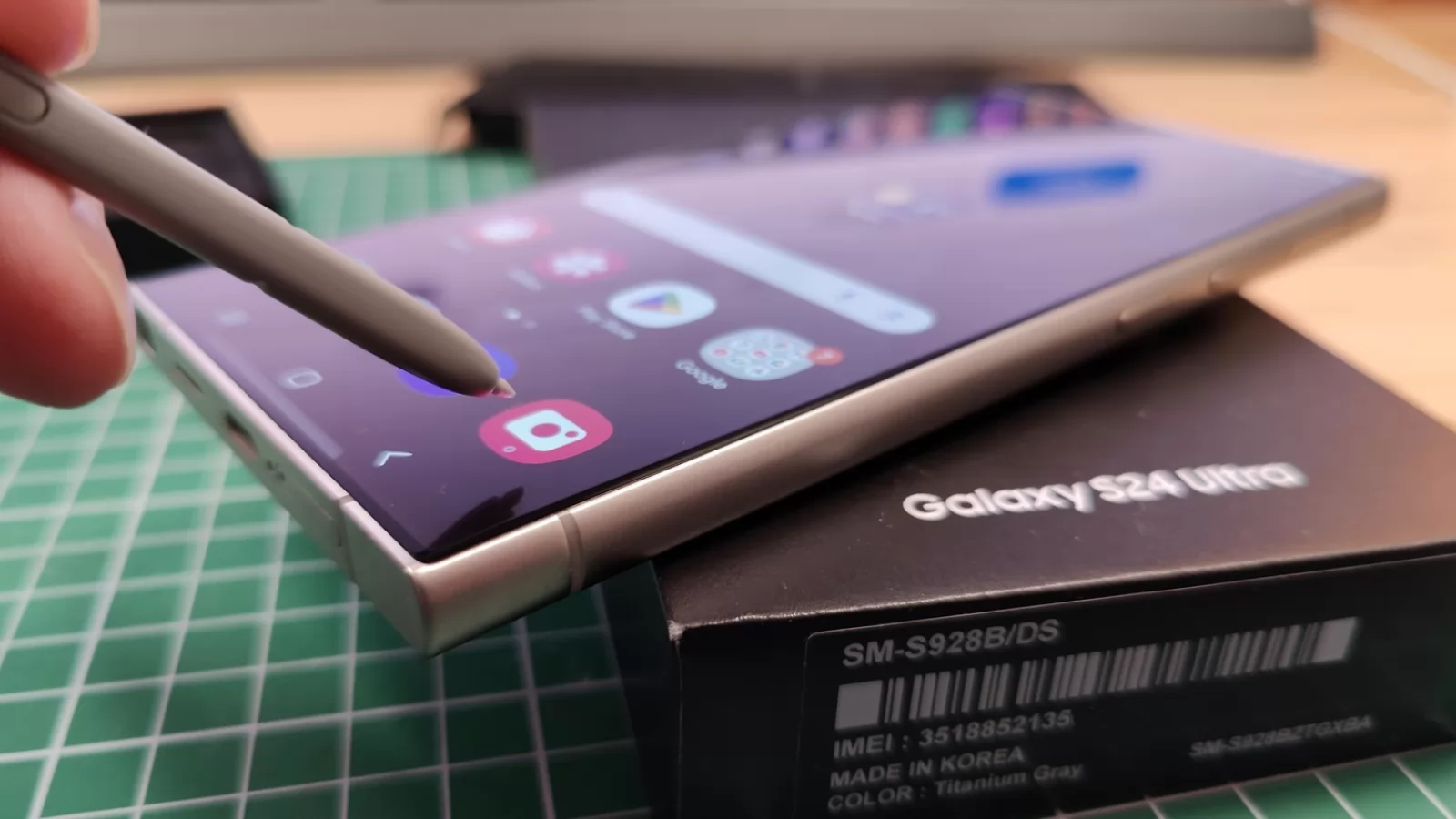 Samsung Galaxy S24 Ultra: Hardware upgradat în stil iPhone de la predecesor
