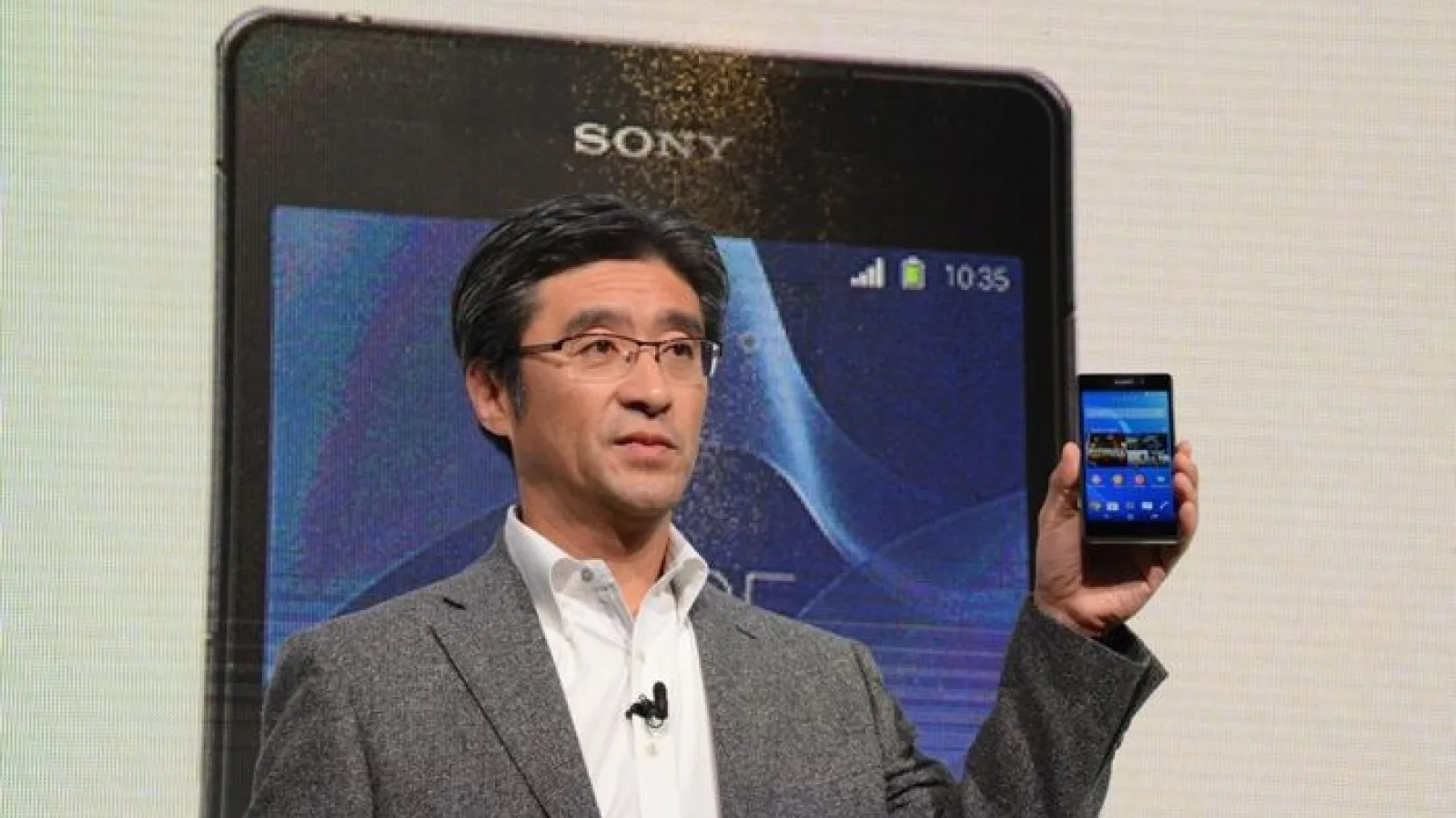 Sony Înlocuiește din nou șeful sau pe secțiunea Mobile și reduce predicțiile de vânzări pentru smartphone-uri