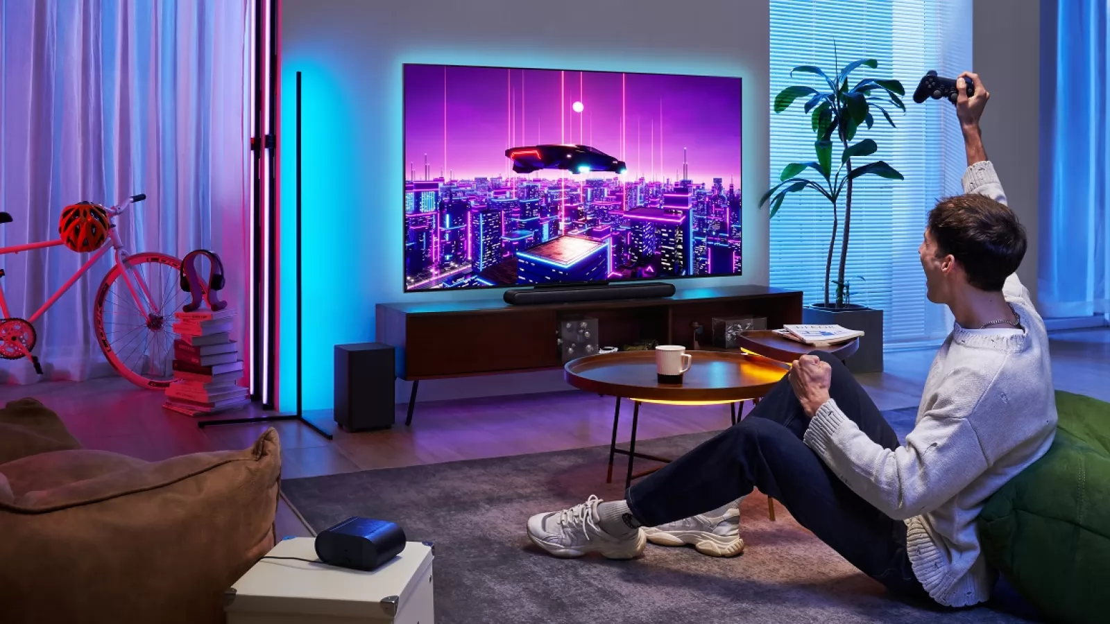 Noul televizor TCL C805 vine în dimensiuni impresionante de până la 248 cm și are tehnologie mini-LED, QLED