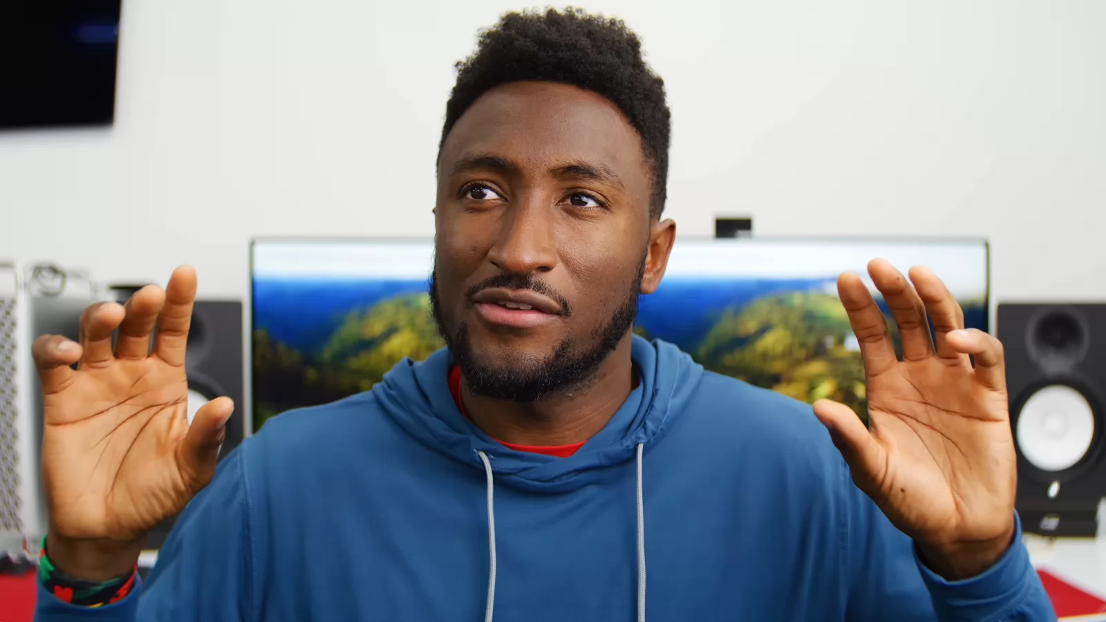 Între admirație și îngrijorare, de la Will Smith la Sora, Marques Brownlee explorează viitorul videoclipurilor generate de AI