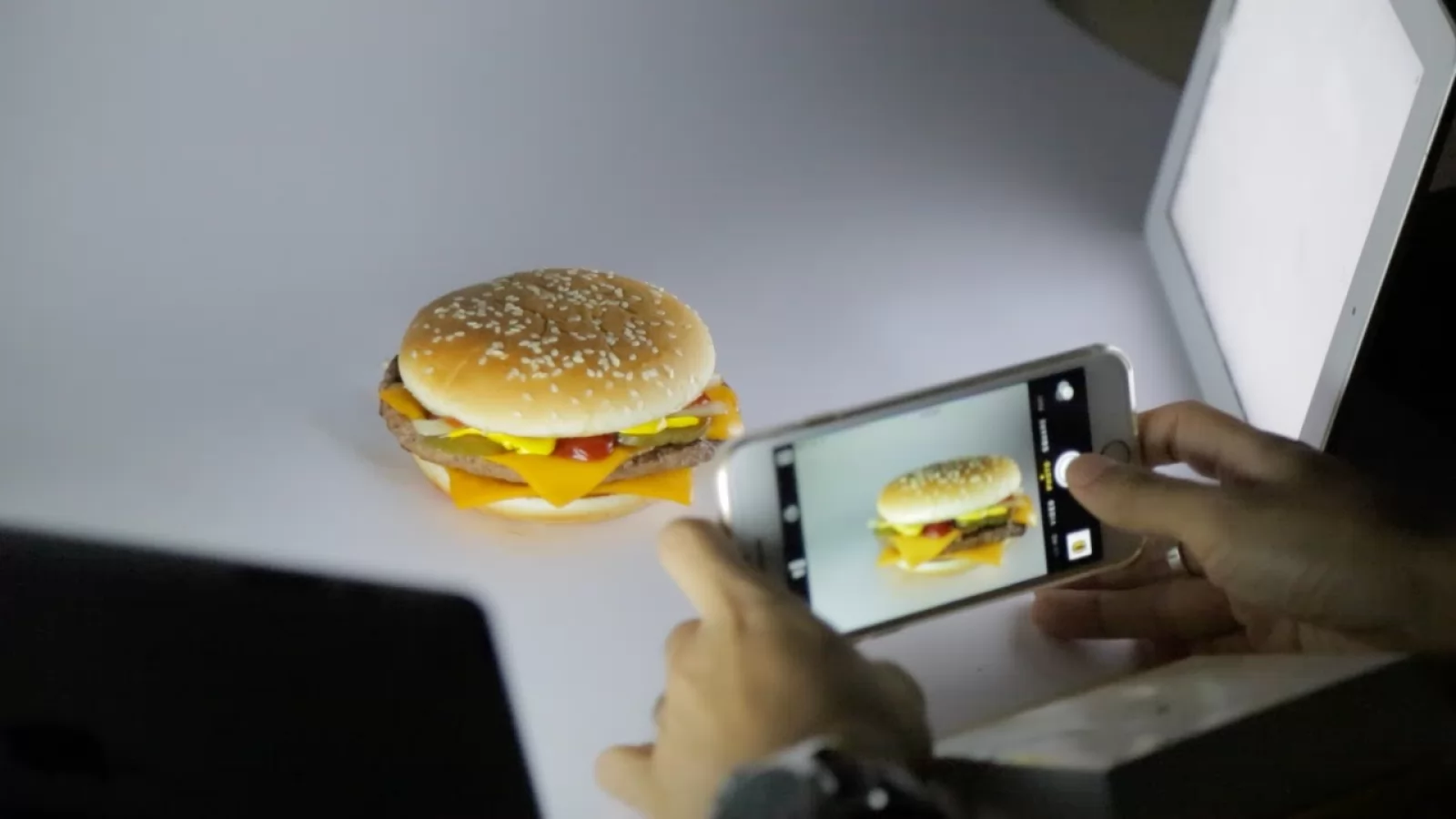 Iată cum realizezi o reclamă McDonald's cu un iPhone (Video)