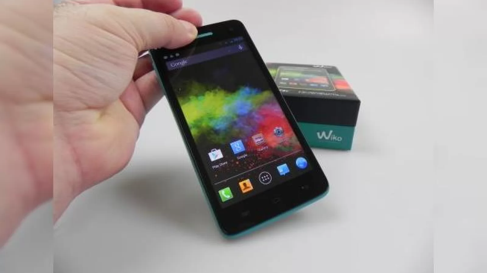 WIKO Rainbow unboxing: un telefon franțuzesc, colorat și tineresc poposește la Mobilissimo, via Mobiletrend.ro (Video)