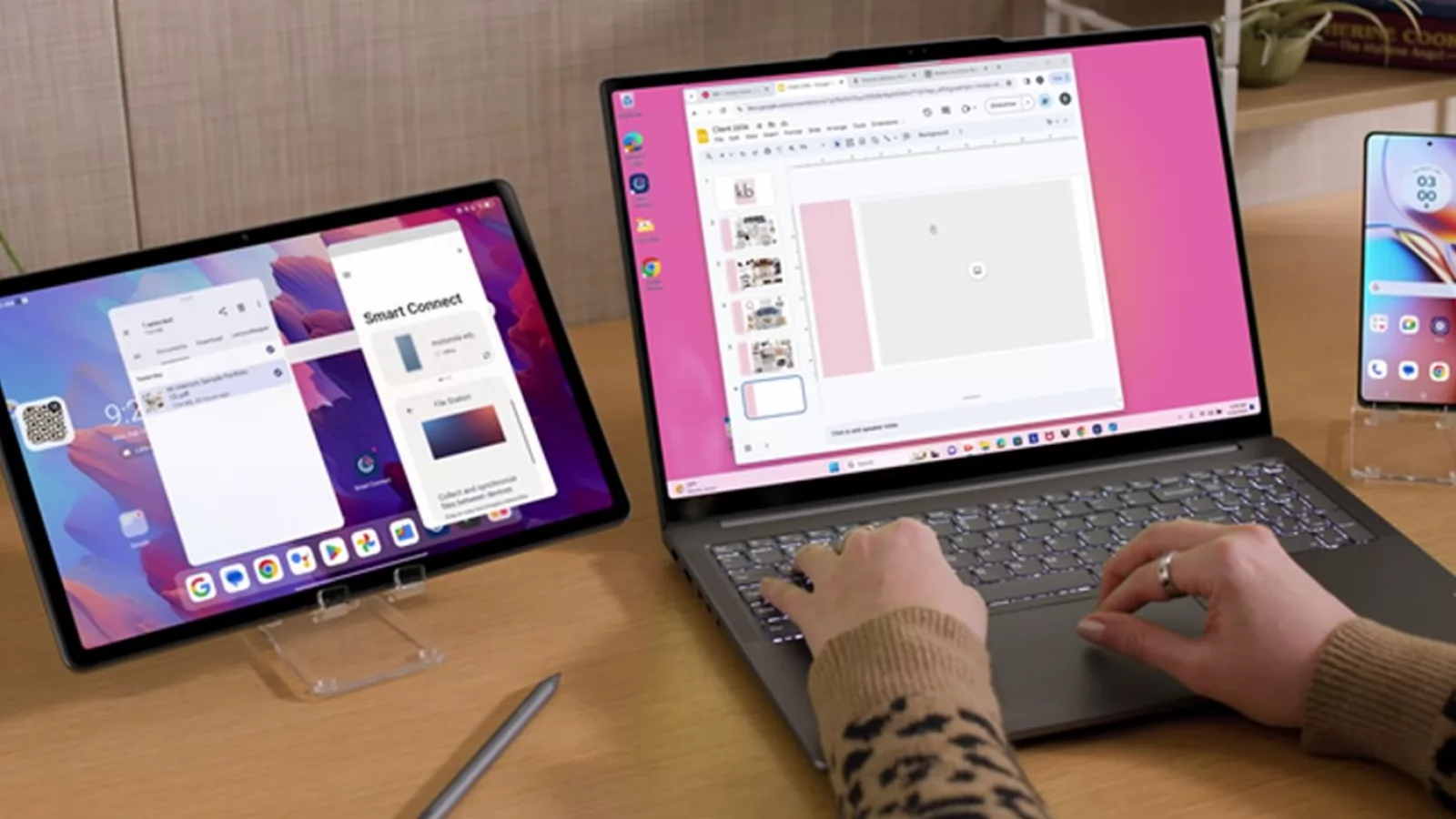 MWC 2024: Lenovo şi Motorola dezvăluie Smart Connect, soluţia care interconectează PC, tableta, telefon