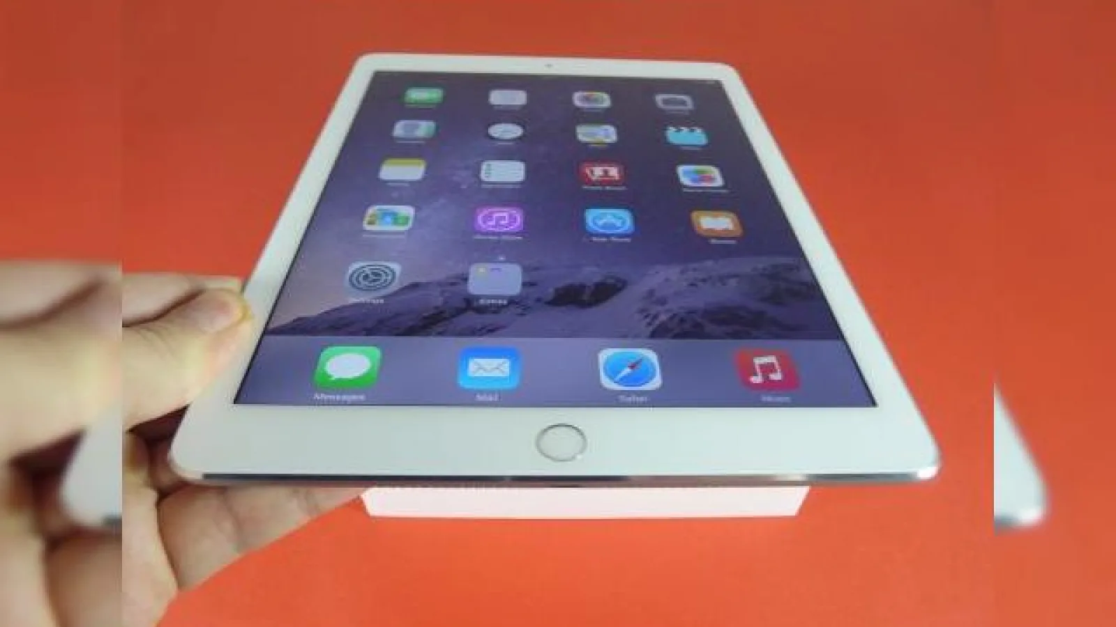 iPad Air 2 unboxing: cea mai subțire tabletă din România scoasă din cutie, primită În teste de la eMAG.ro (Video)