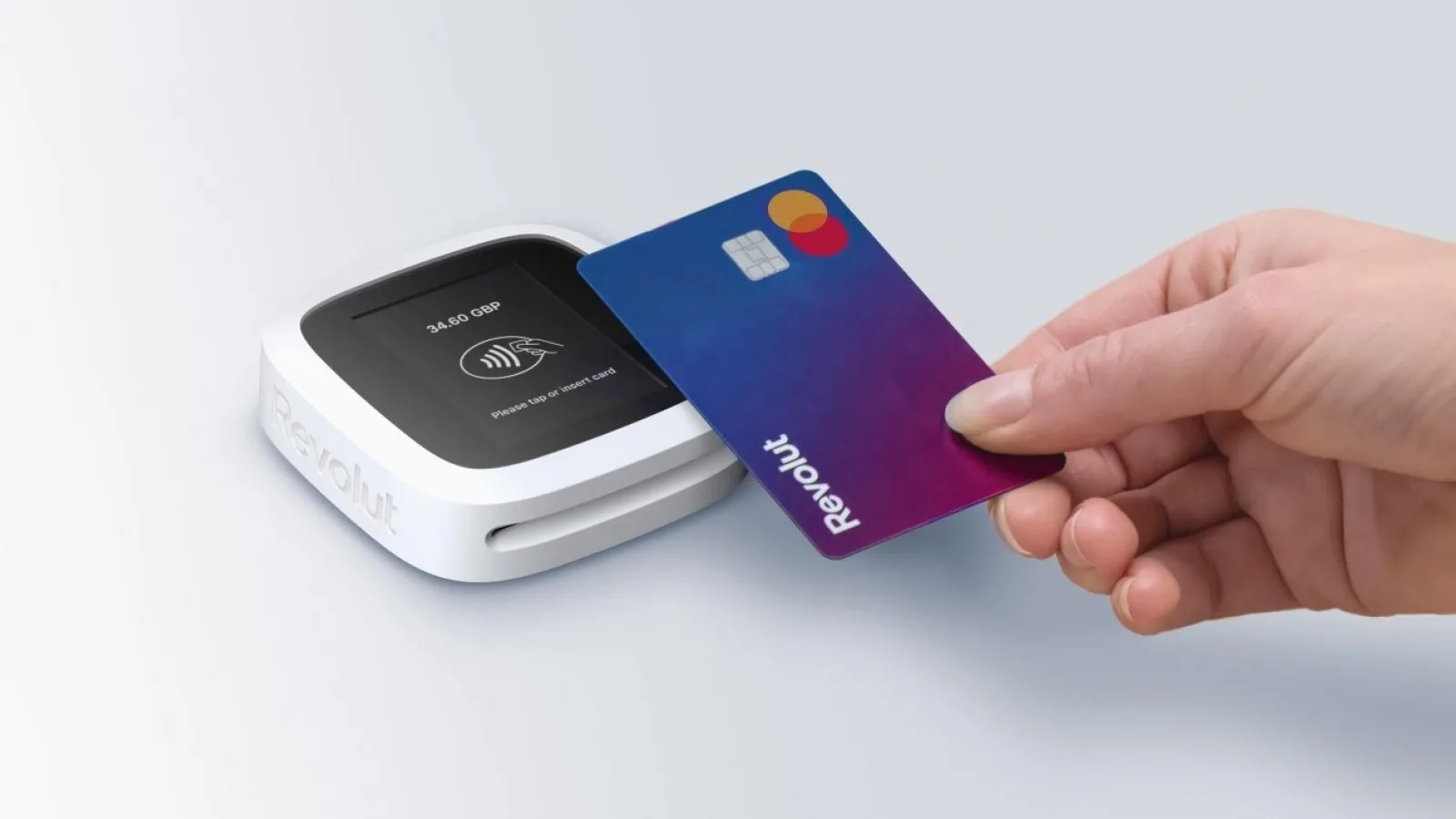 Revolut Reader sosește oficial în România: Terminal portabil pentru plăți, destinat tuturor comercianților și antreprenorilor