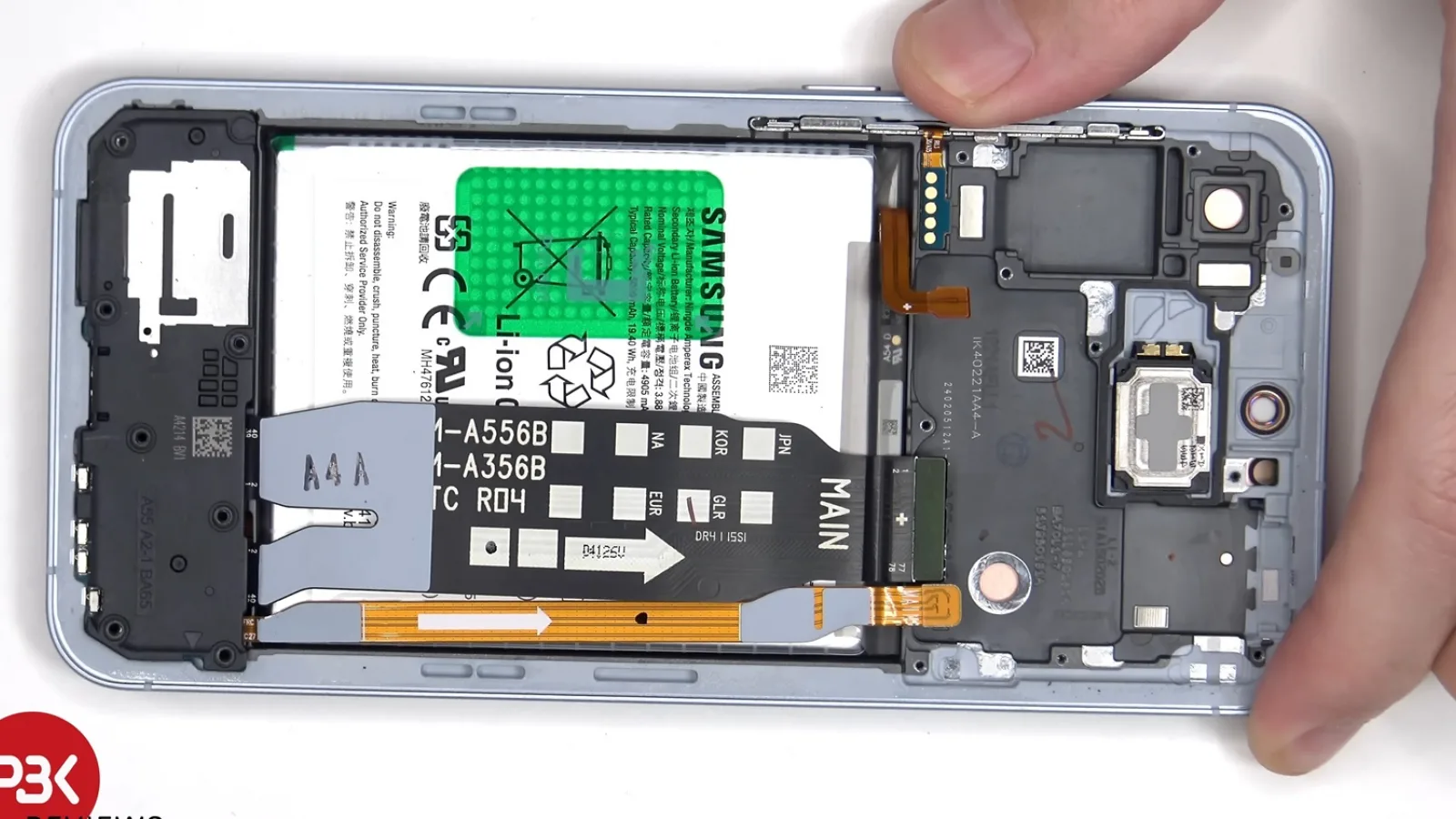Samsung Galaxy A55 este disecat în fața camerei; Cât de ușor este de reparat?