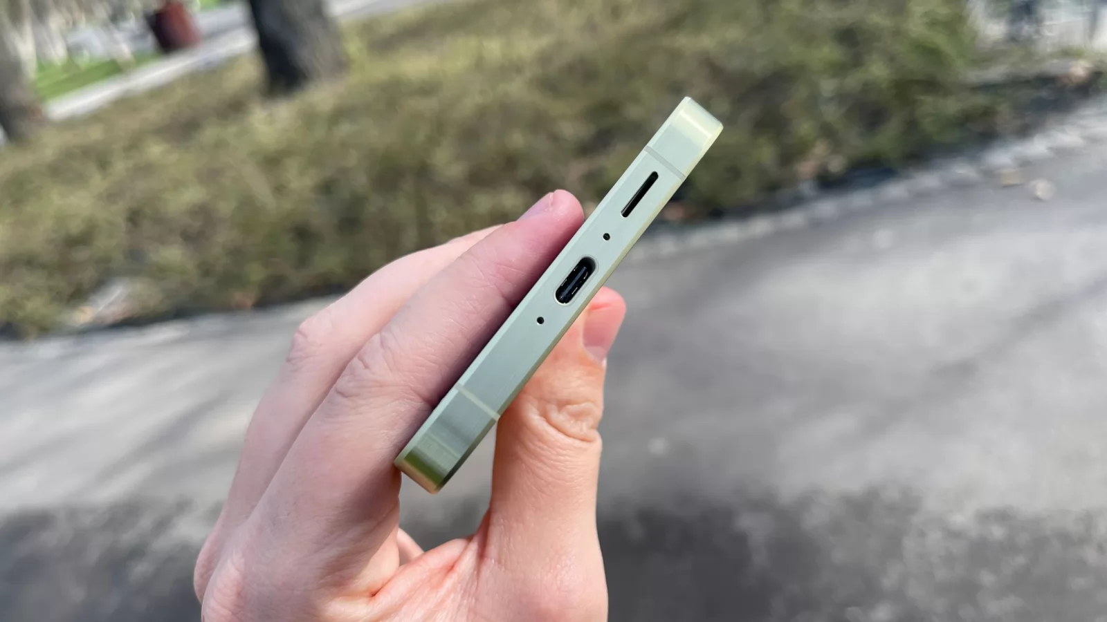 Samsung Galaxy A55: Acustică stereo în sistem hibrid, cu sunet de calitate