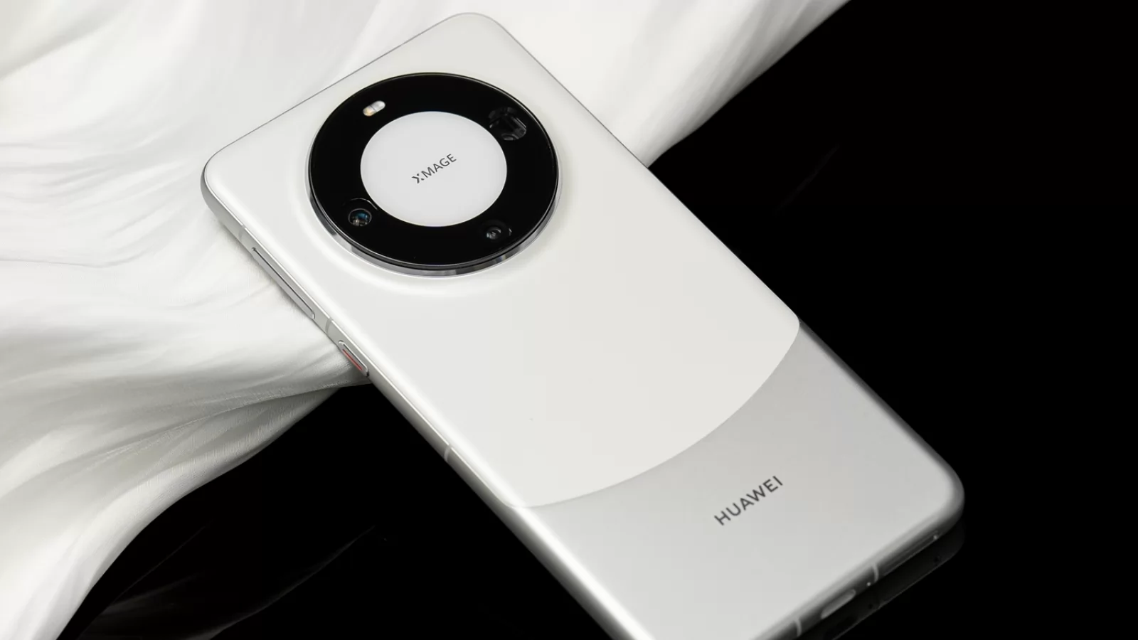 Huawei Mate 70 primeşte deja scăpări: cameră mai bună decât P70, ecran similar