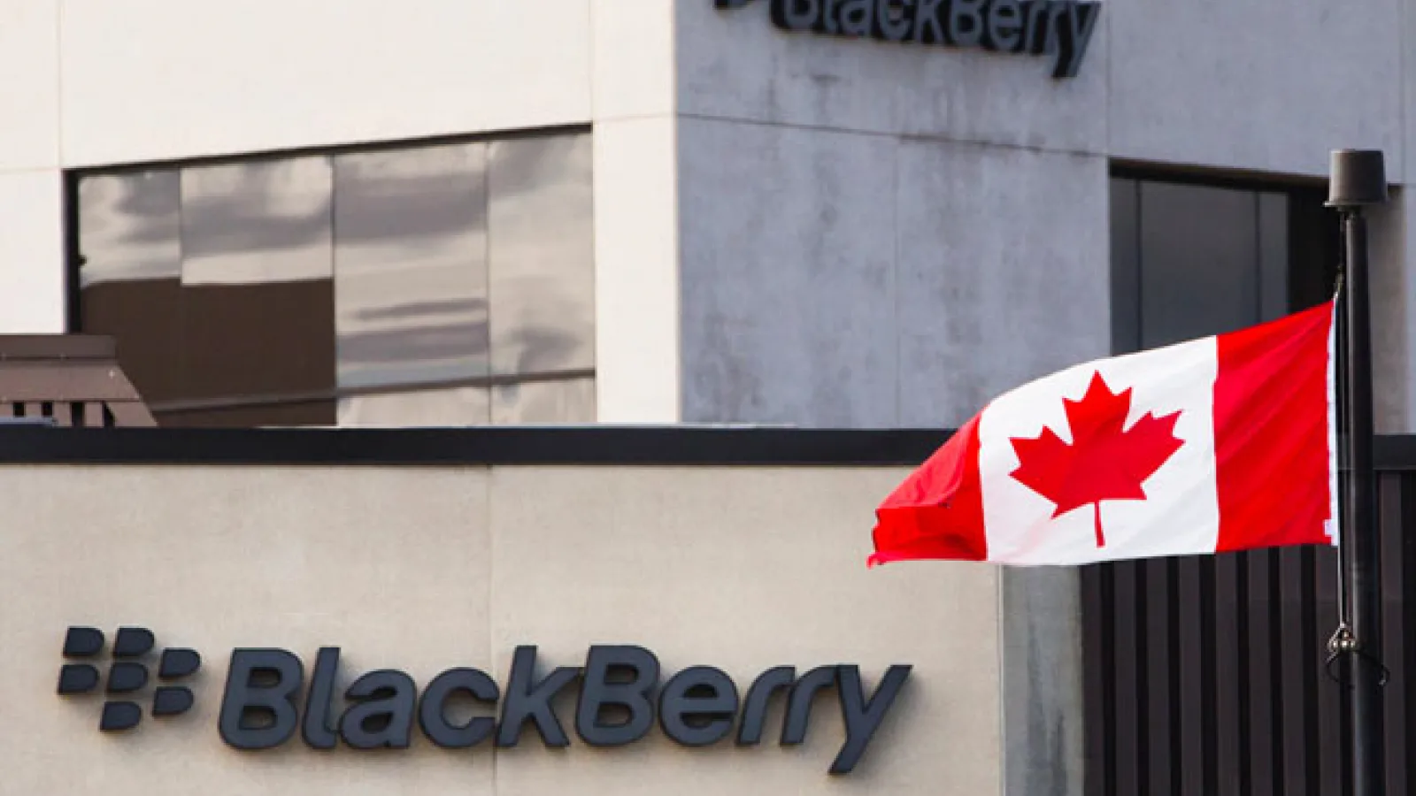 BlackBerry cumpără o firmă de criptare germană, Încheie un acord de "non spionaj" cu statul german