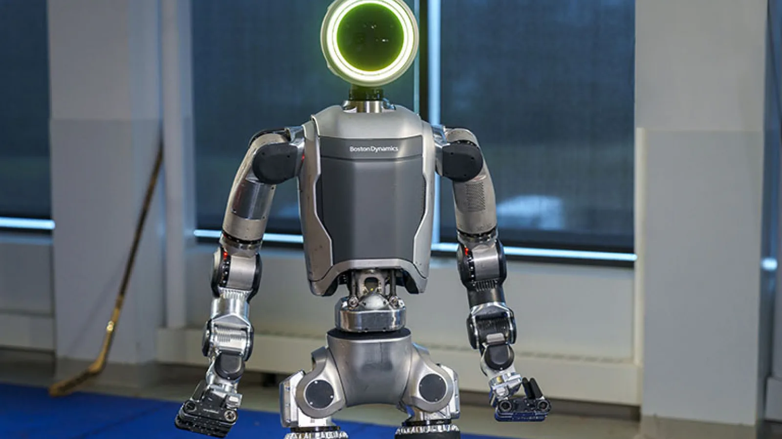 Boston Dynamics schimbă paradigma în robotica industrială: adio Atlas hidraulic, bun venit modelul electric, destinat pieței!