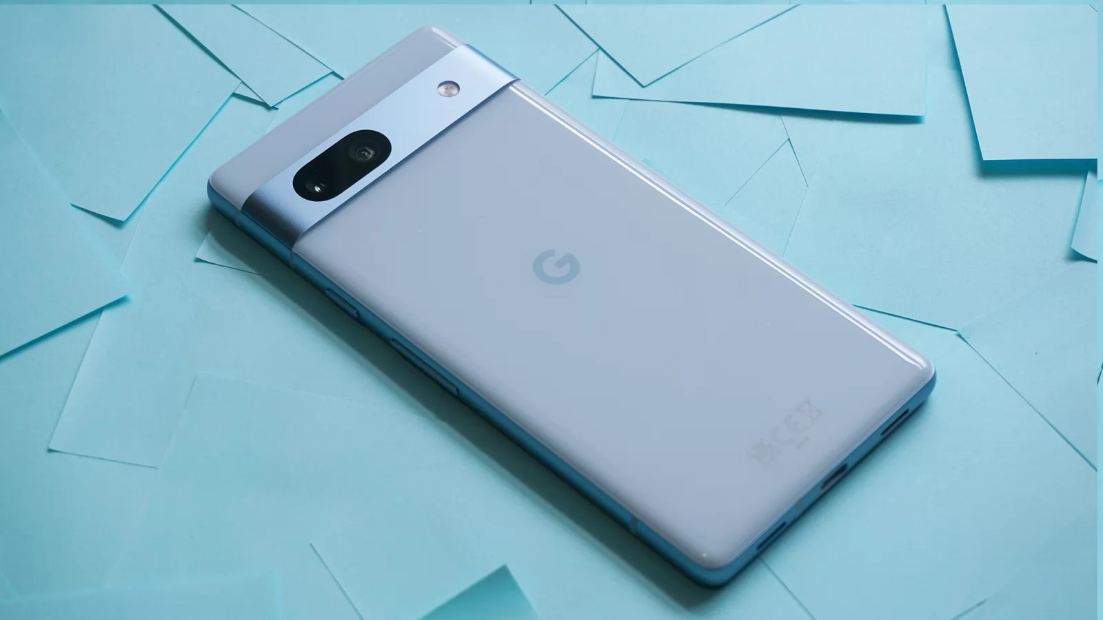 Google Pixel 8a vine cu upgrade-uri majore la display și stocare; Promite actualizări pe 7 ani