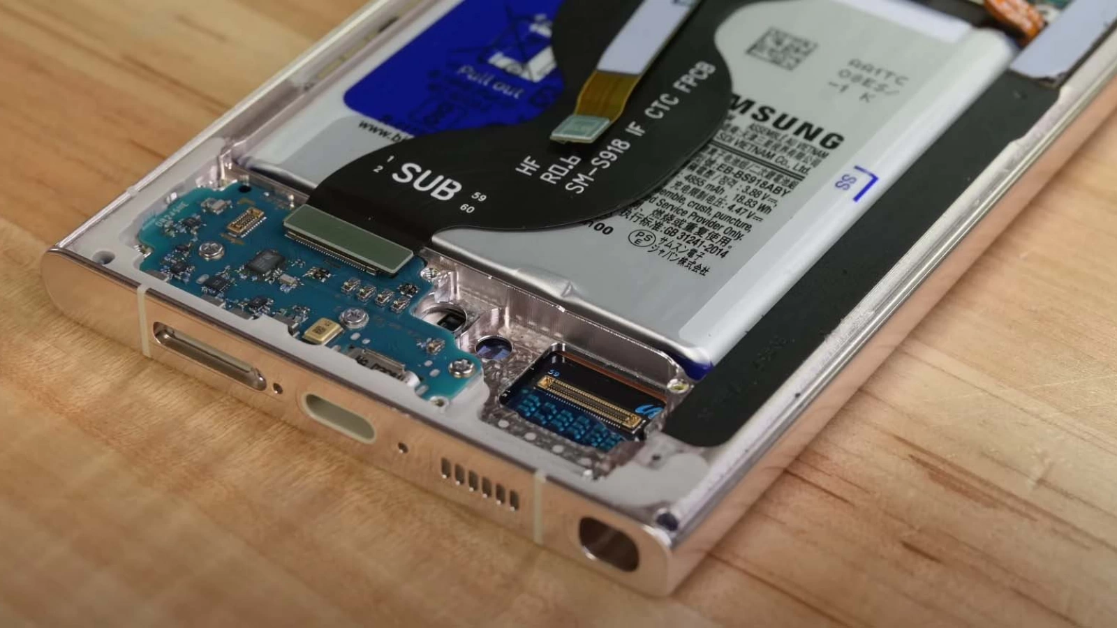 Samsung pregătește un mod "Battery AI" pentru Galaxy S25, creștere de până la 10% pentru performanța bateriei