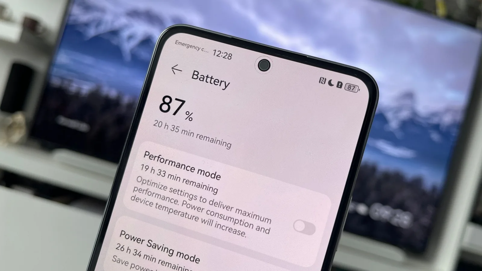 HUAWEI nova 12 SE: Rezultate chiar bune de la o baterie de 4500 mAh, plus încărcare în doar 40 de minute