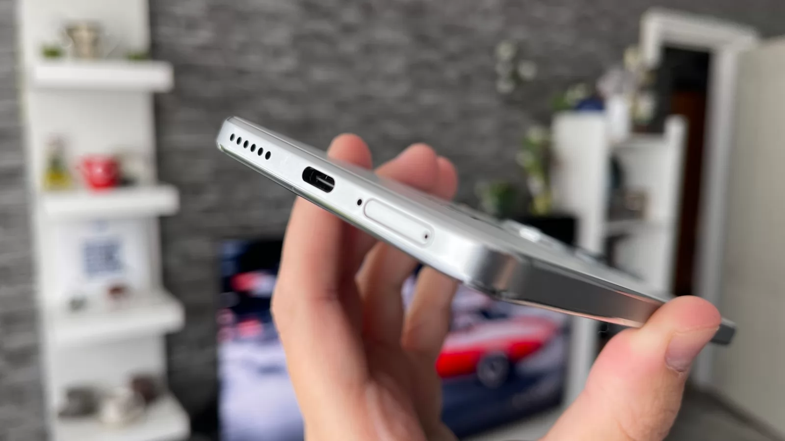 HUAWEI nova 12 SE: Avem un singur difuzor, bun pentru consum multimedia