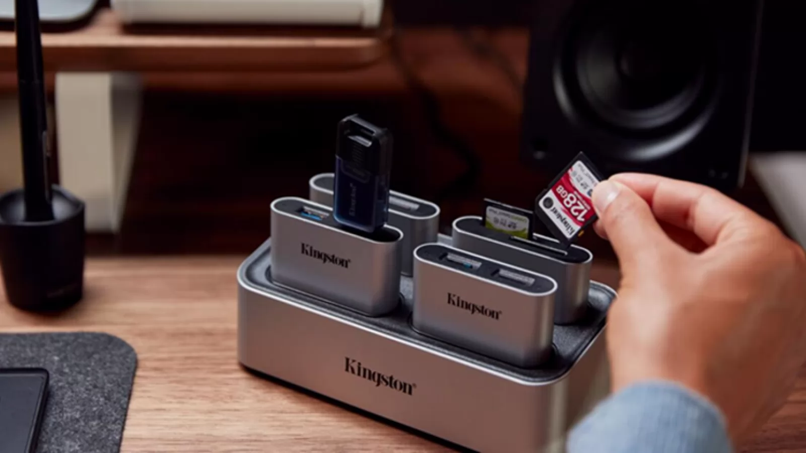 Kingston prezintă noi pachete Workflow ideale pentru profesioniști și creatori de conținut: Hub-uri USB, citioare de carduri SD, stație de andocare