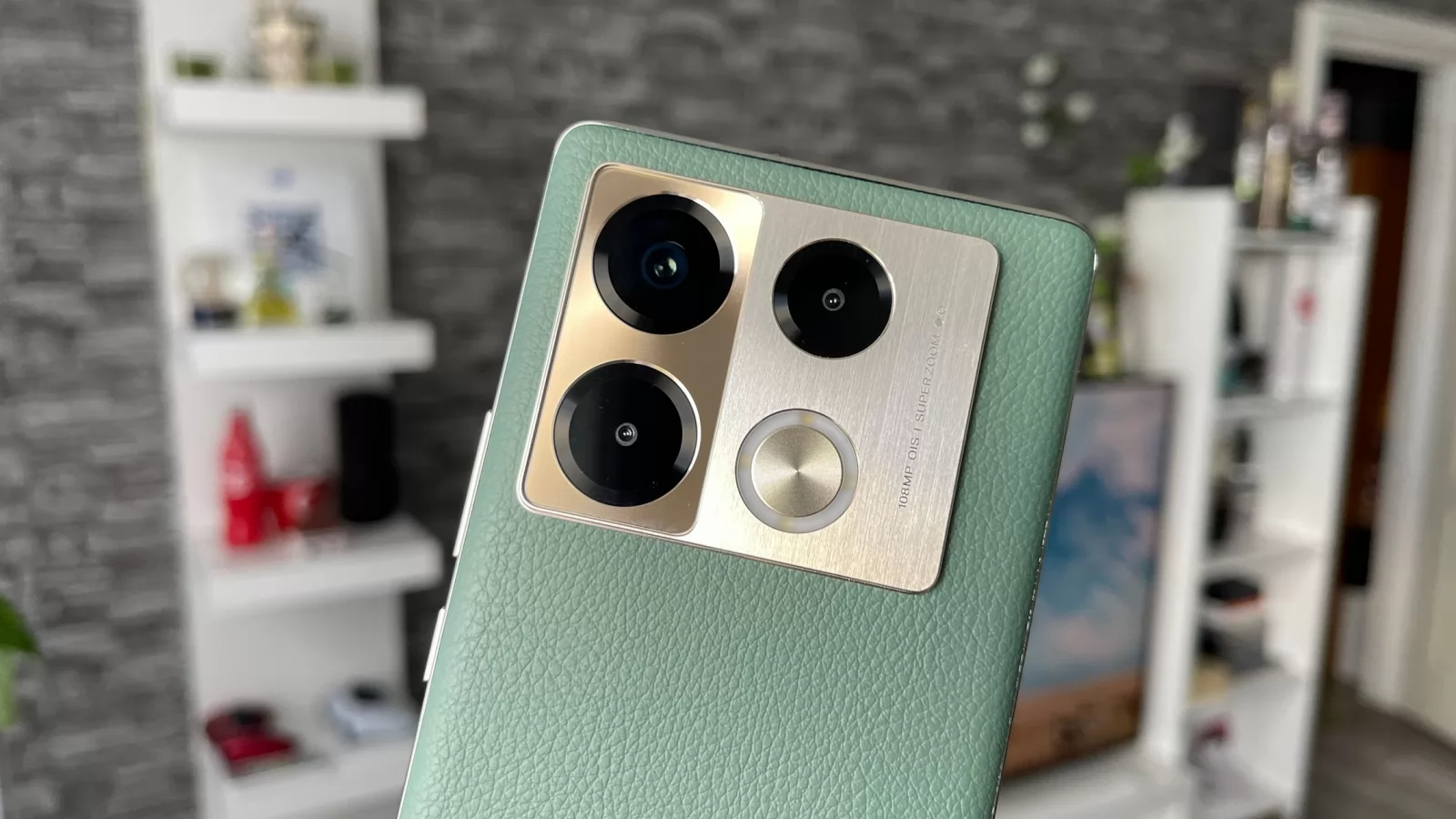 Infinix Note 40 Pro 4G: O cameră foto care se descurcă în condiții variate, bună la closeup, bokeh