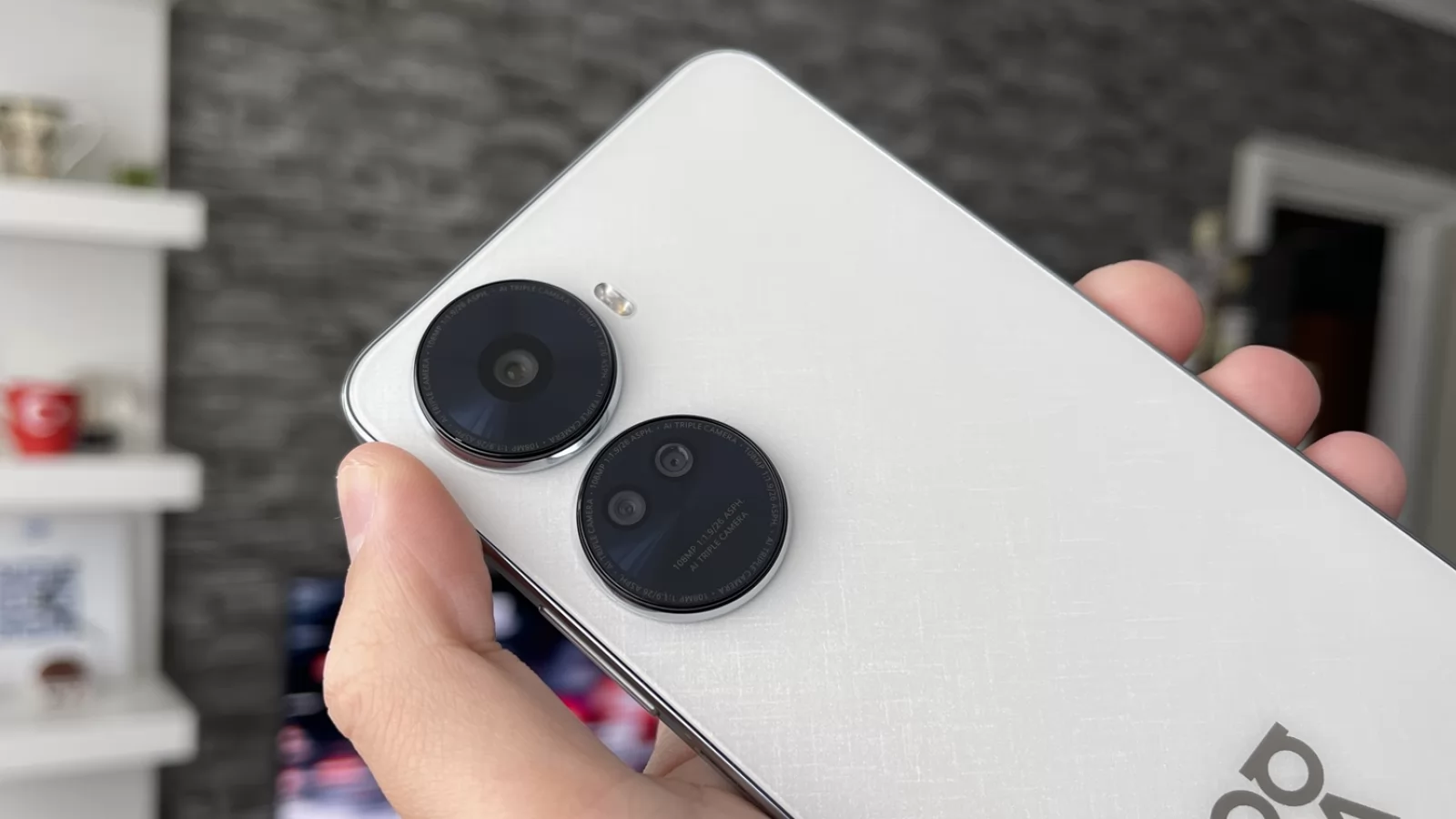 Huawei Nova 12 SE: Cameră bună la closeup şi Night Mode, cu unele slăbiciuni la video Ultrawide