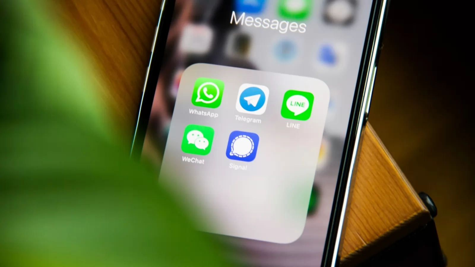 Vulnerabilitatea WhatsApp permite guvernelor să monitorizeze contactele utilizatorilor