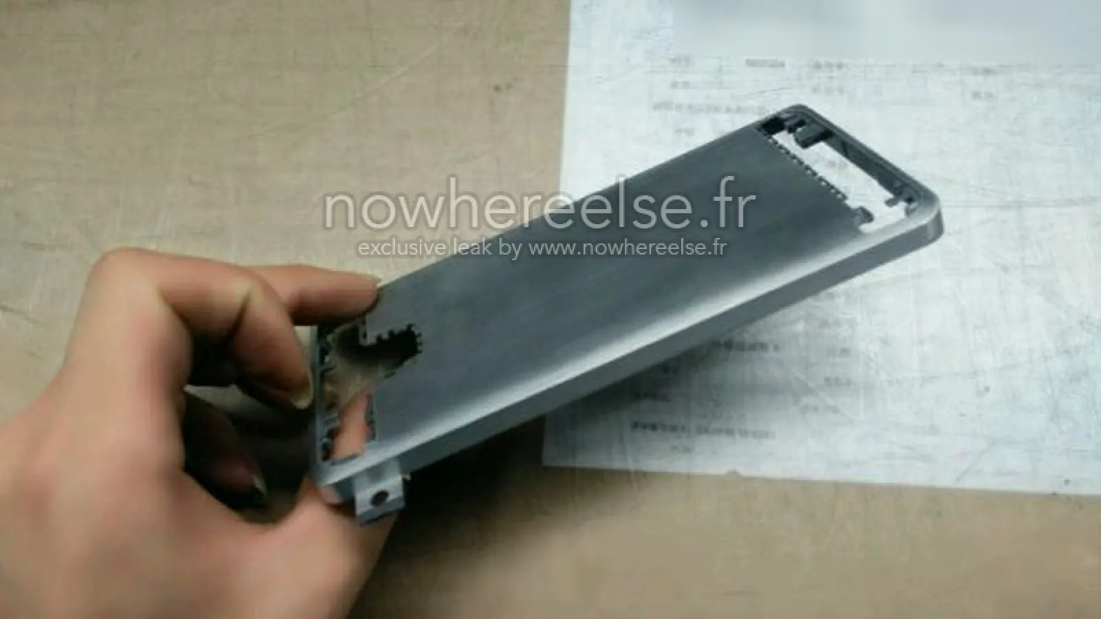 Samsung Galaxy S6 ajunge pe Internet În noi imagini cu carcasă metalică, provoacă controverse Între surse