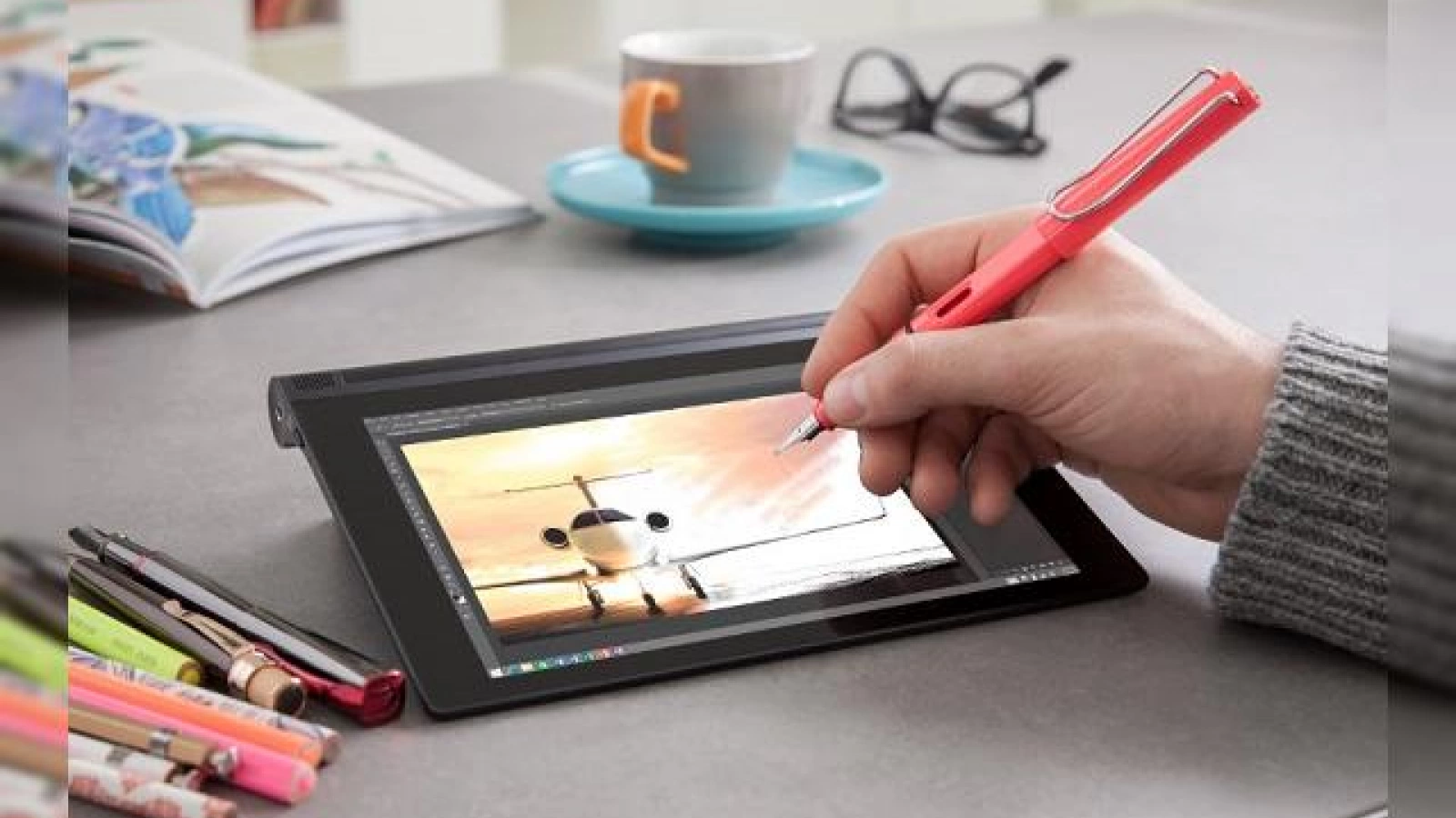 CES 2015: Lenovo anunță tableta Yoga Tablet 2 ce vine cu Windows 8.1 și tehnologia AnyPen