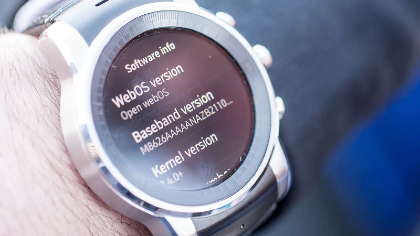 Smartwatch-ul misterios LG de la standul Audi rulează sistemul de operare WebOS!