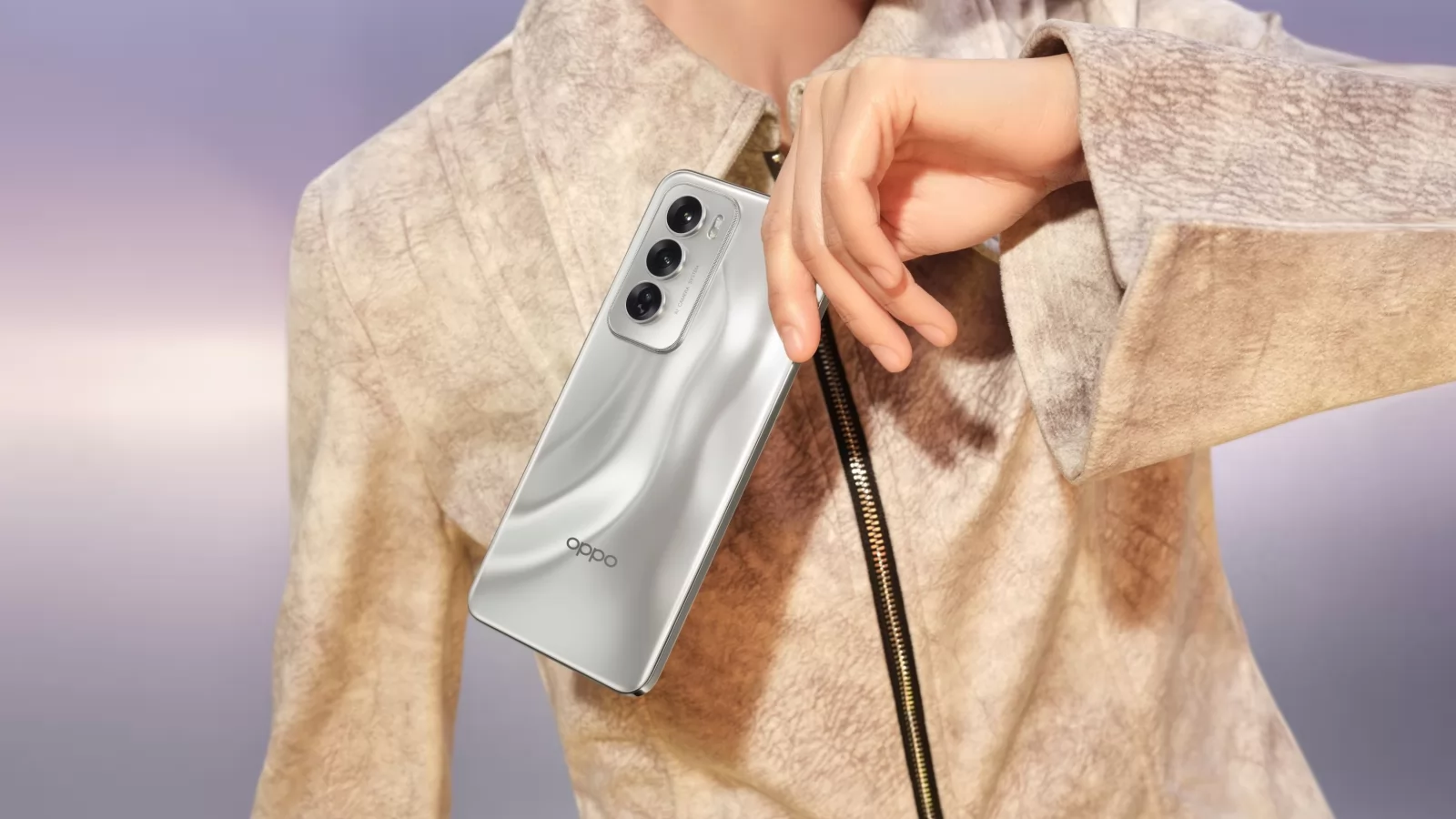 OPPO aduce global smartphone-ul Reno12, cu spate captivant, mult RAM și suită de funcții AI