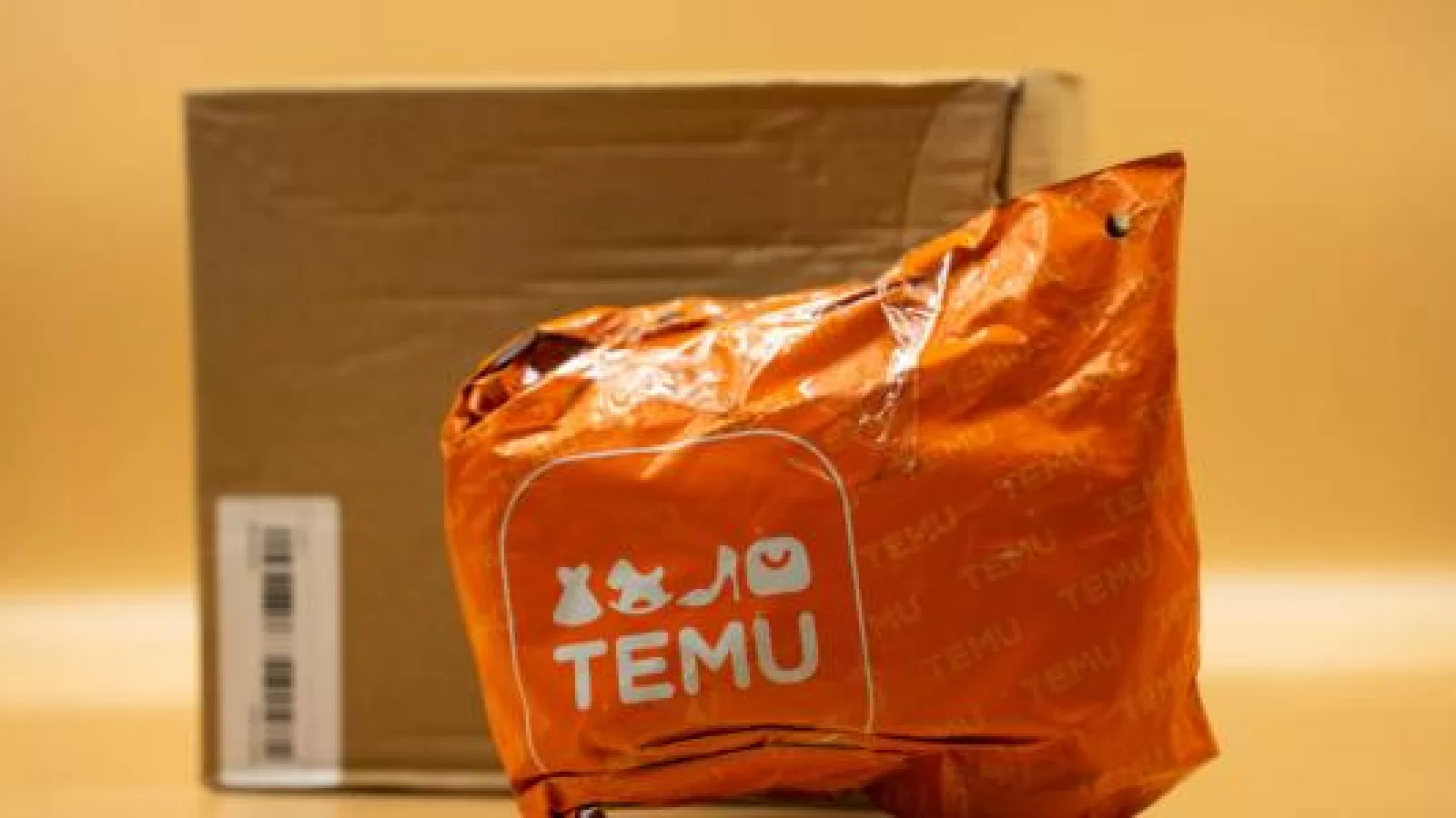Platformele chinezești de eCommerce cresc în România; Temu depășește AliExpress și Shein