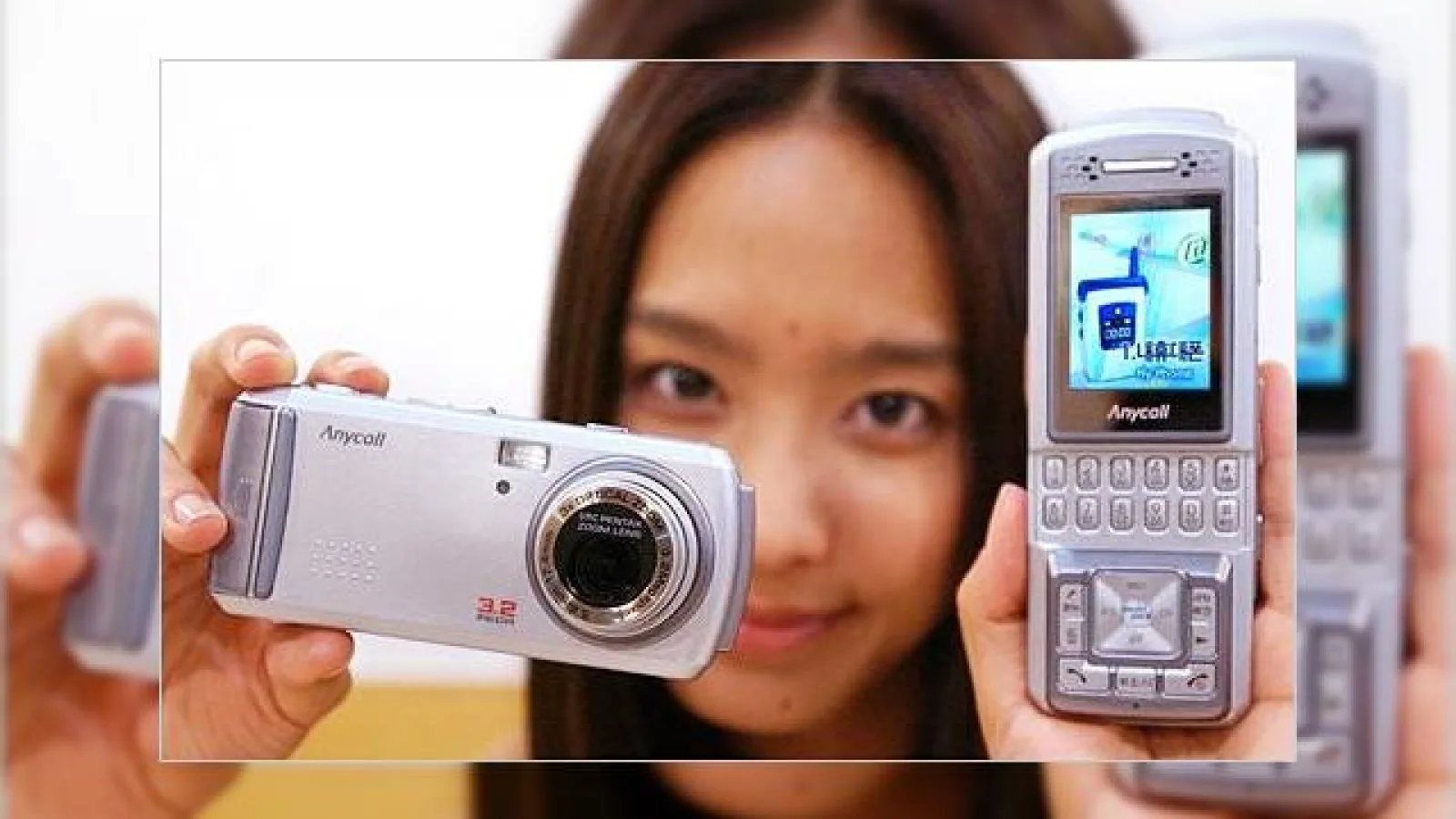 Samsung avea telefoane cu zoom optic Încă din 2004, iată un exemplu!